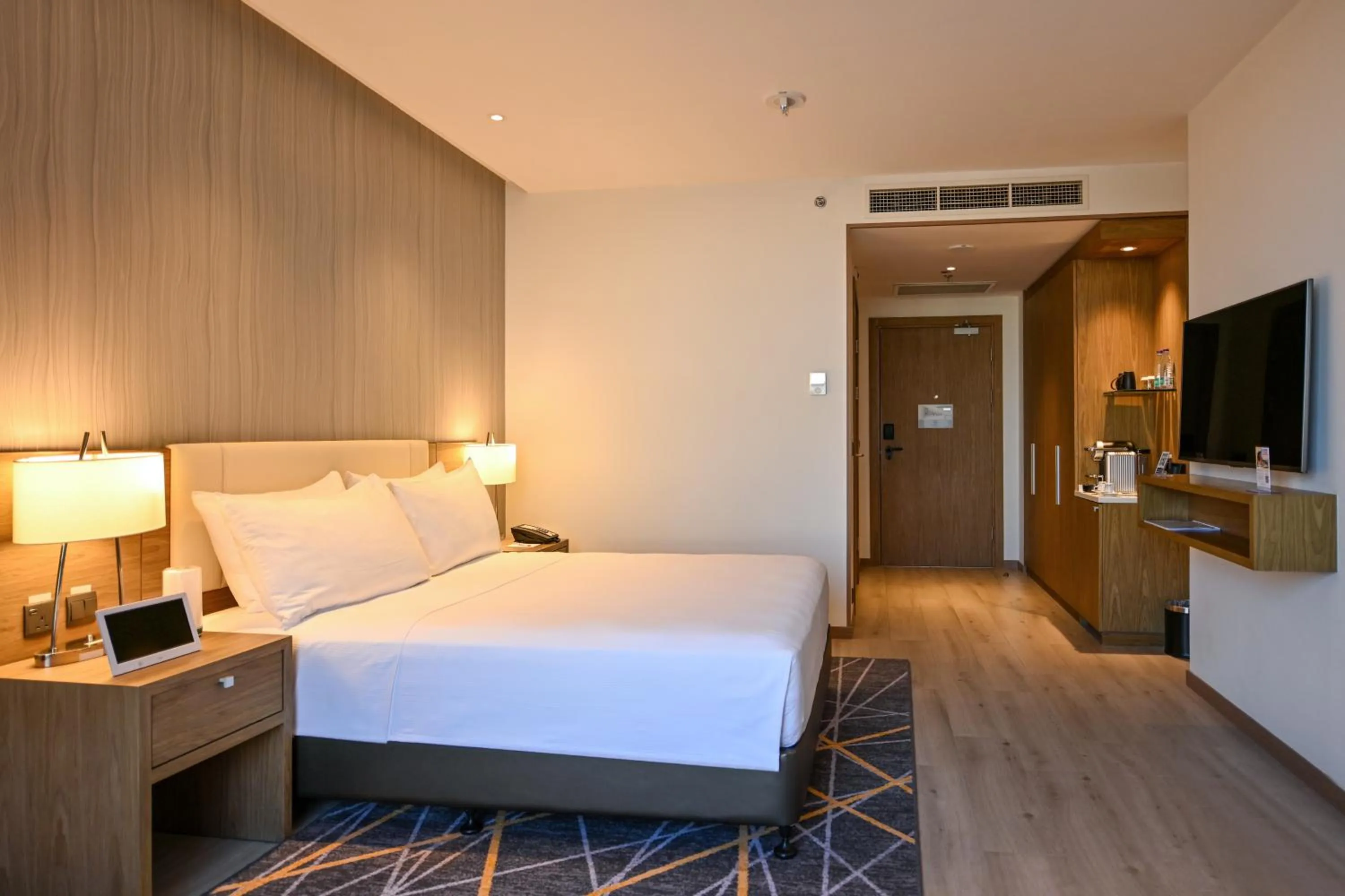 Bed in Clarion Hotel Jeddah Airport