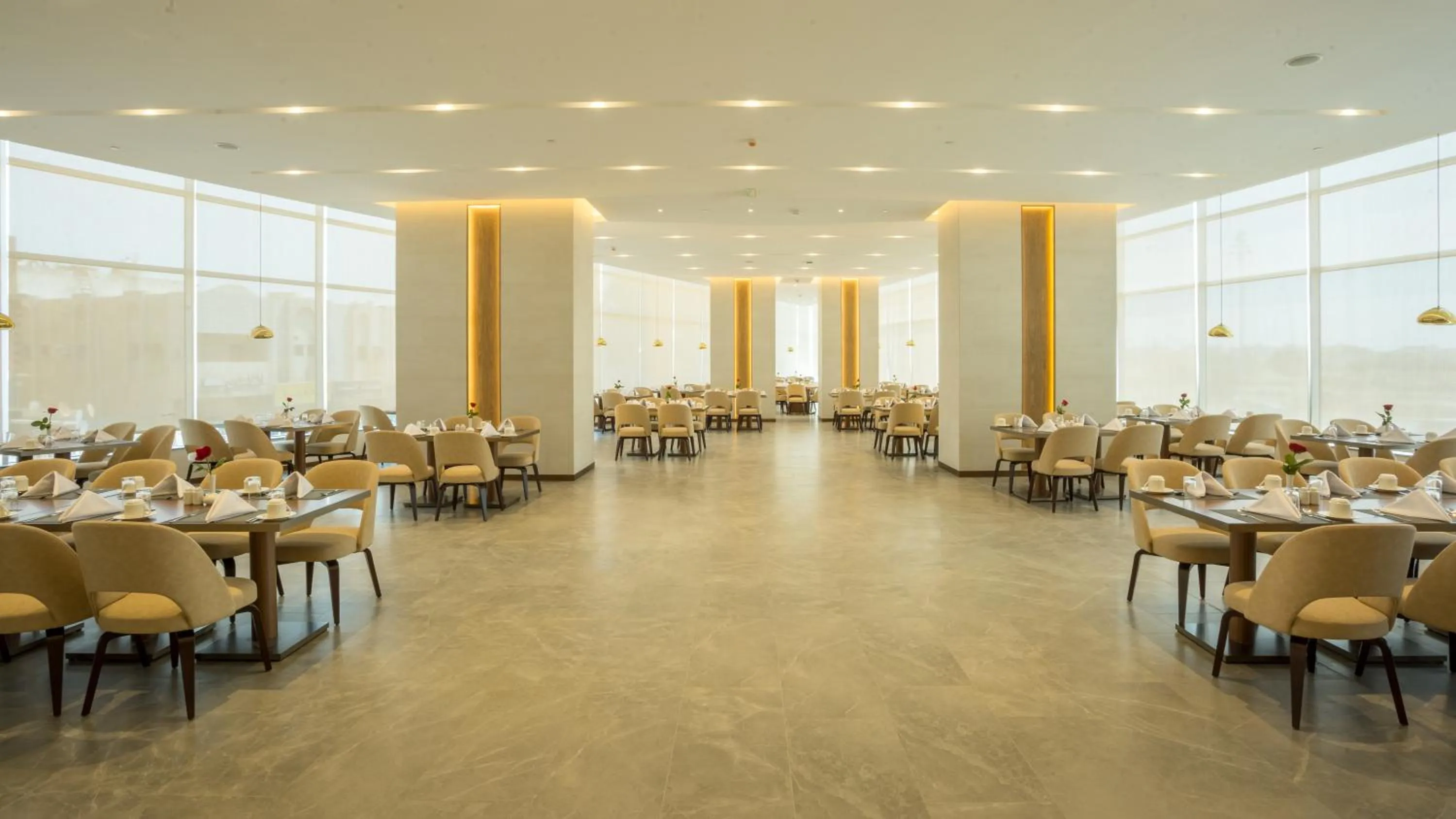 Restaurant/places to eat in Clarion Hotel Jeddah Airport