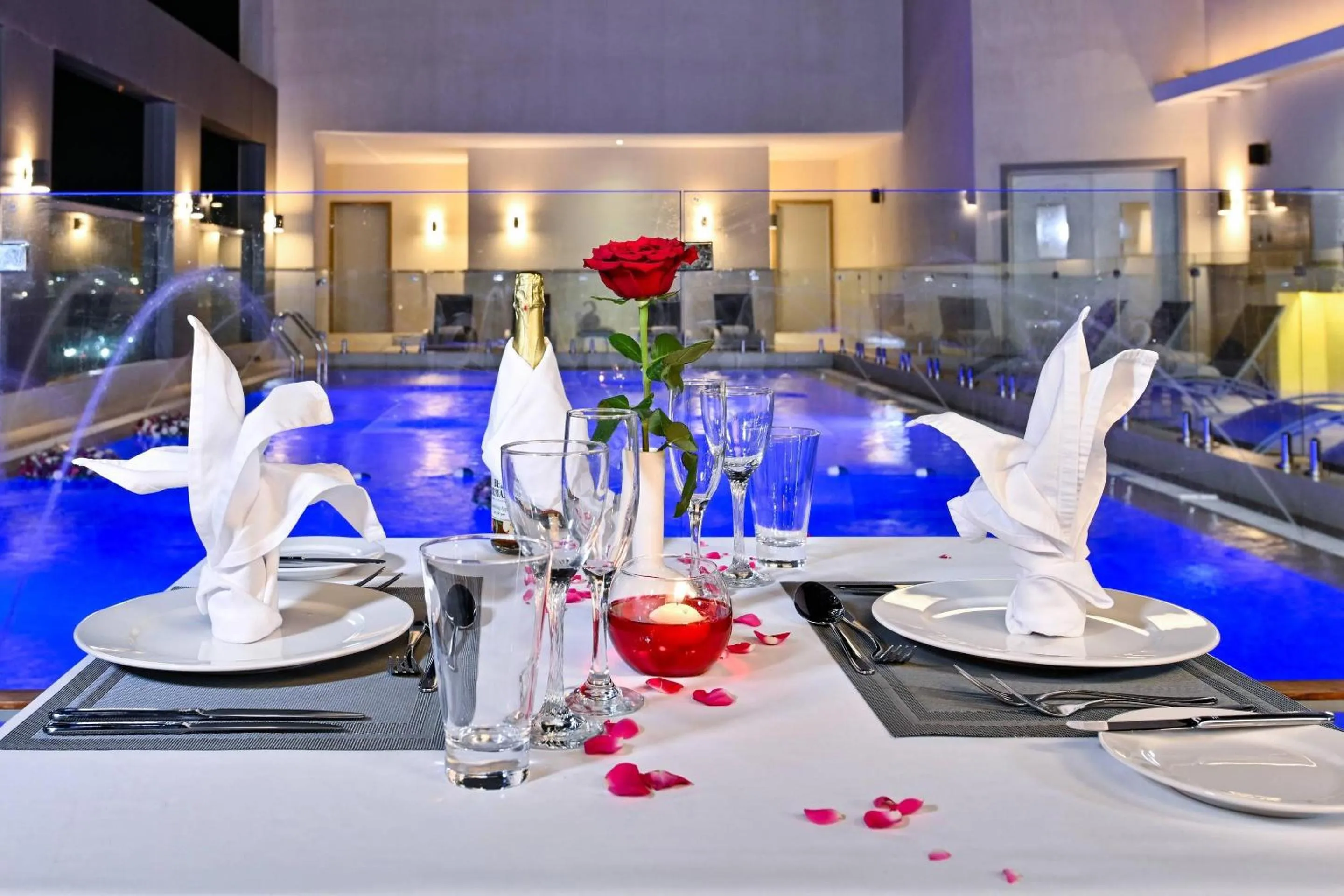 Restaurant/places to eat in Clarion Hotel Jeddah Airport