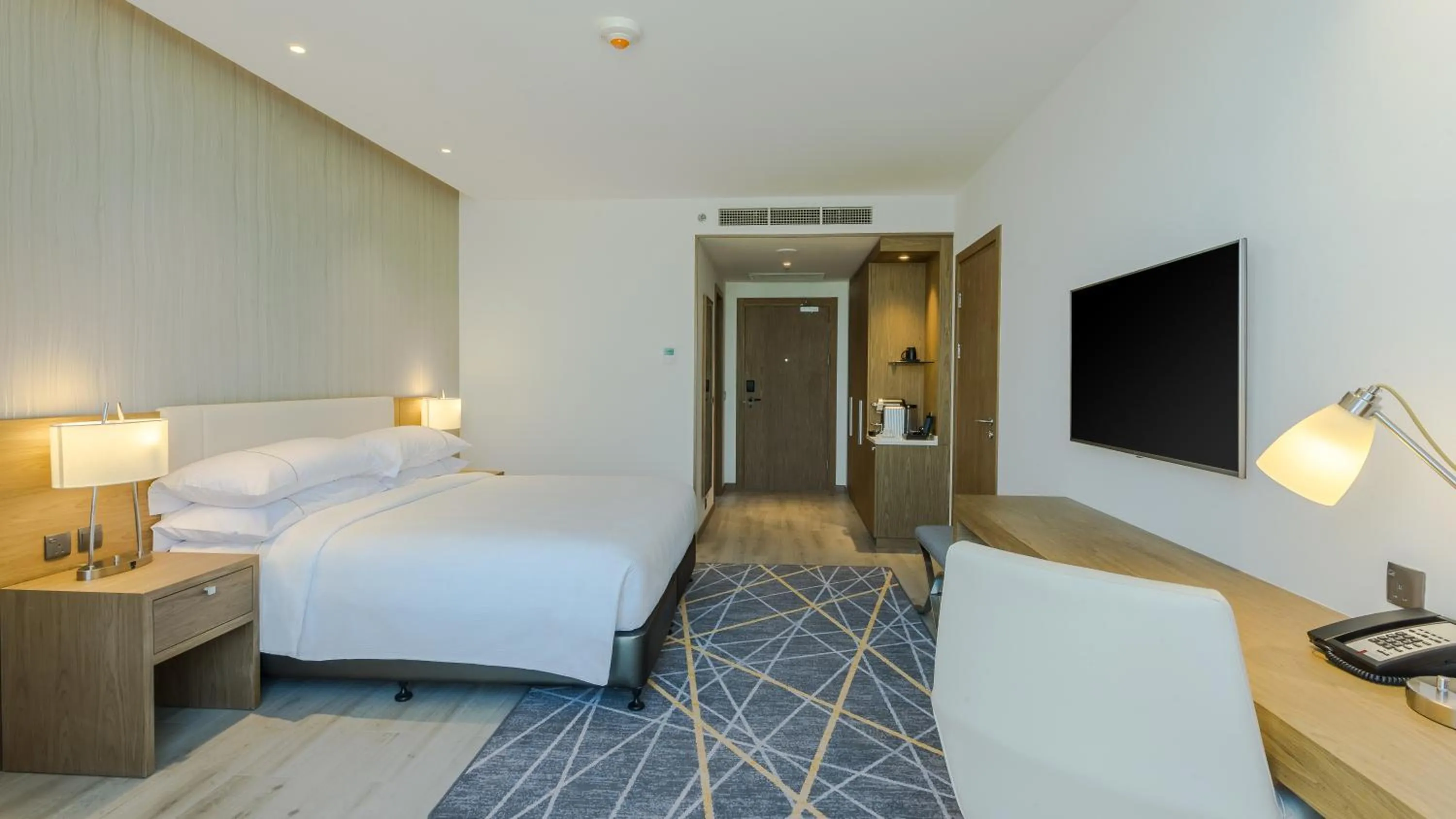 TV and multimedia, Bed in Clarion Hotel Jeddah Airport