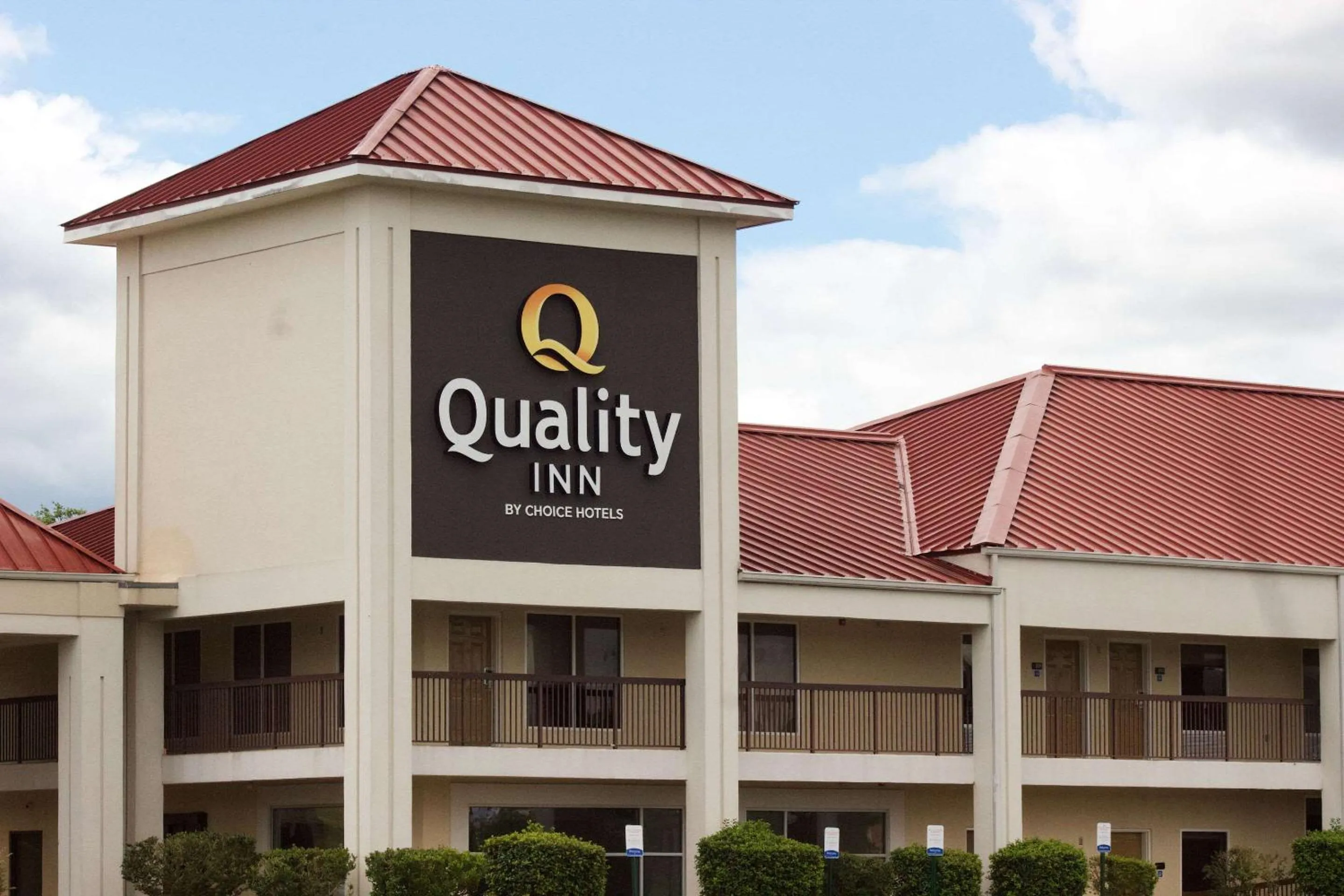 Property building in Quality Inn near Chattanooga South