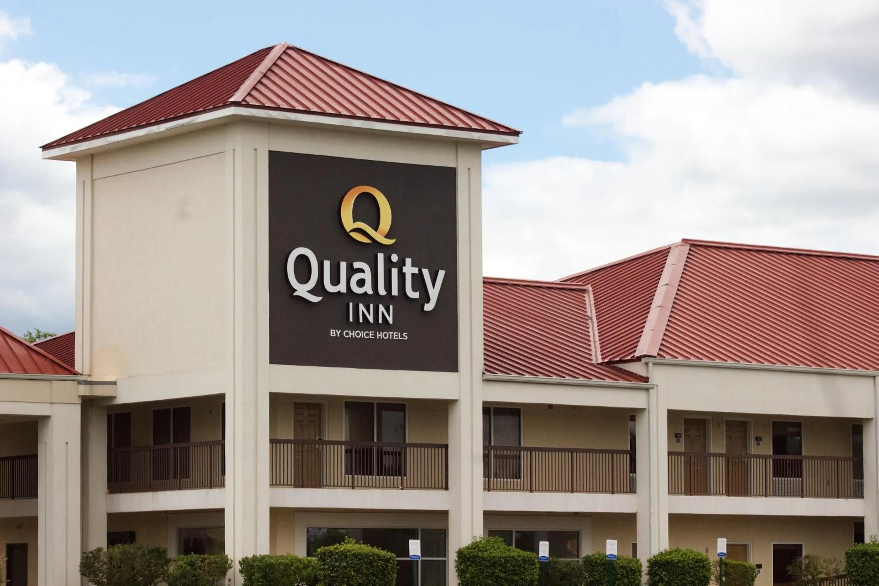 Property building in Quality Inn near Chattanooga South