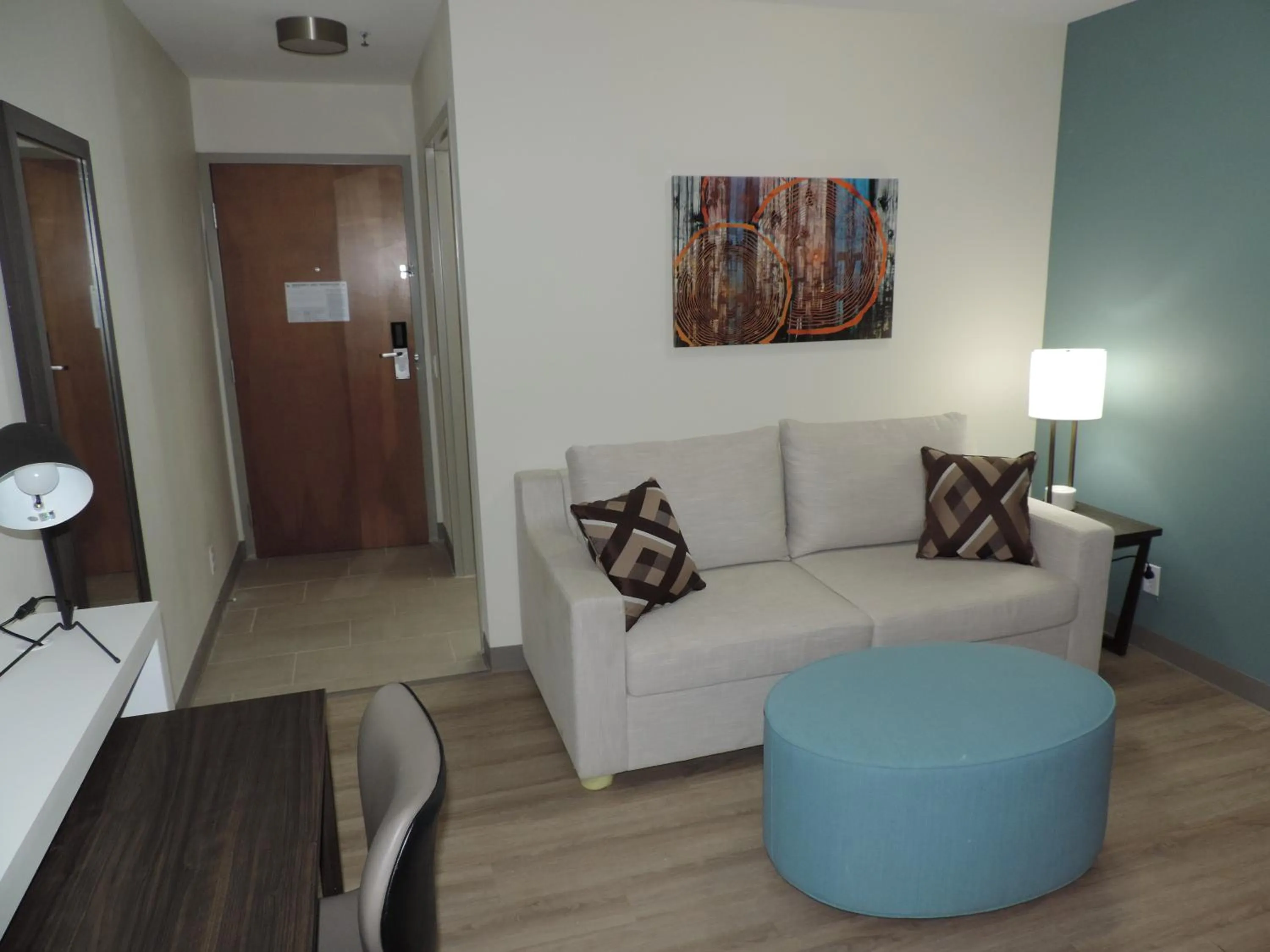 Seating area in MainStay Suites Clarion, PA near I-80