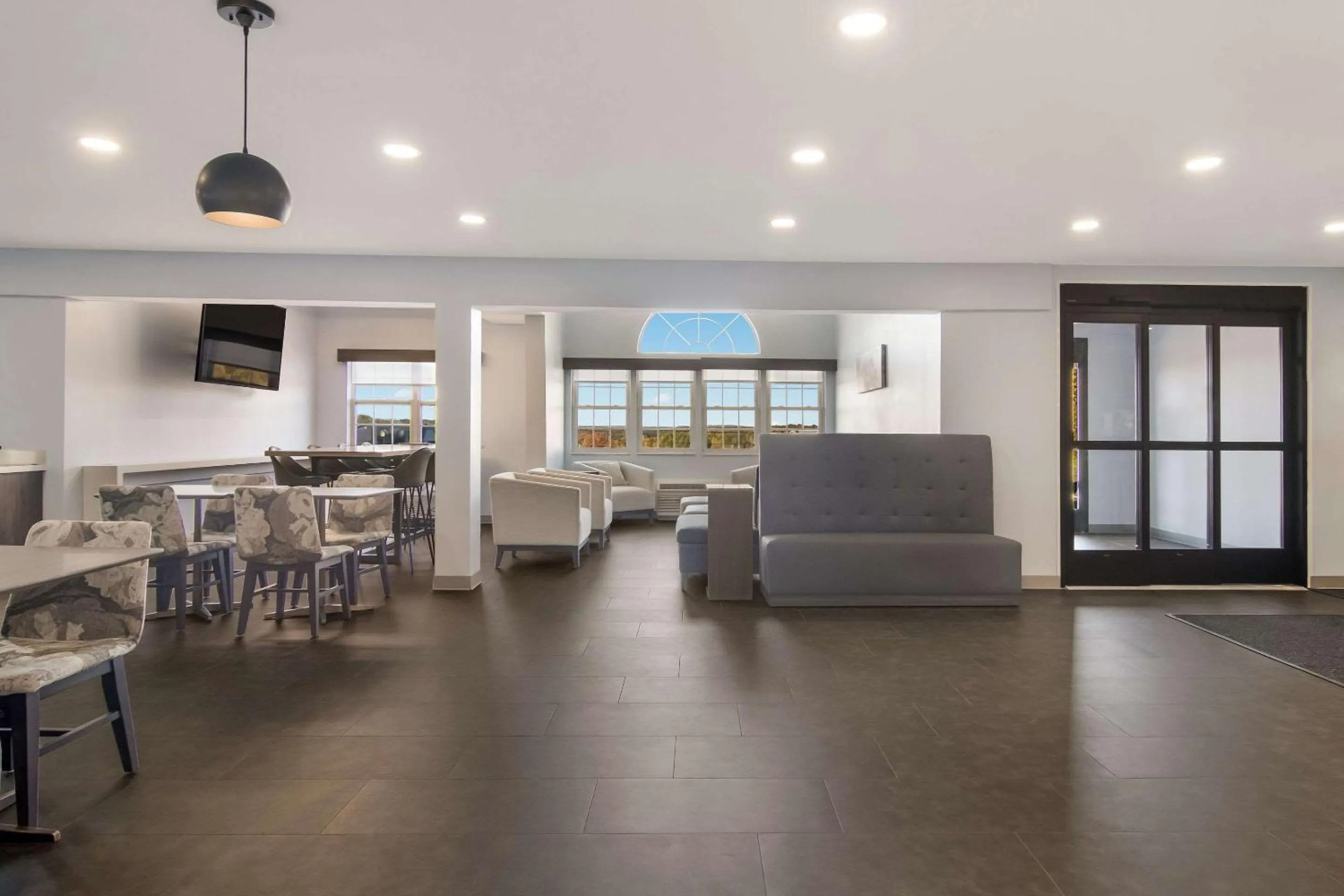 Breakfast in MainStay Suites Clarion, PA near I-80