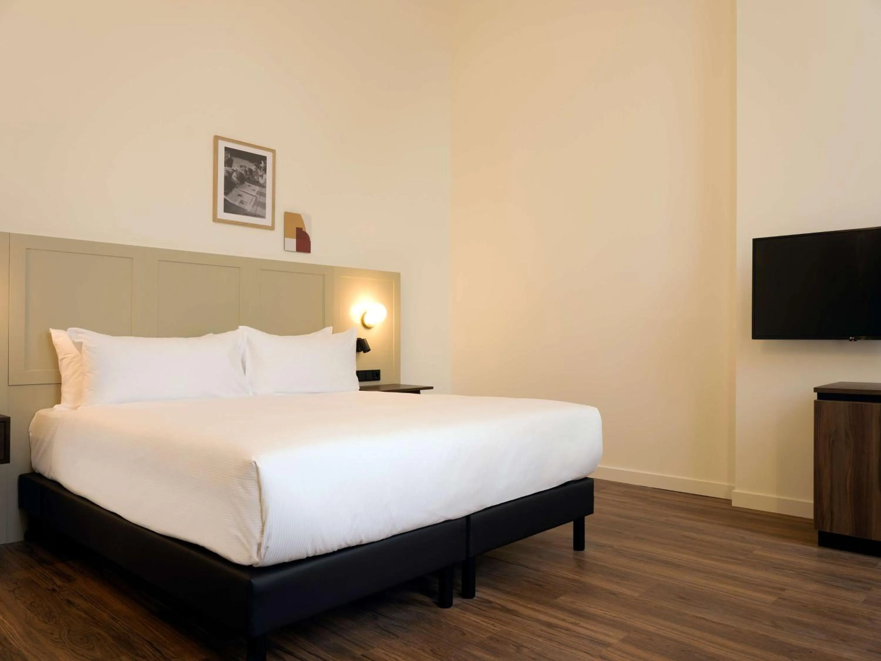 Bed in DoubleTree by Hilton Sittard