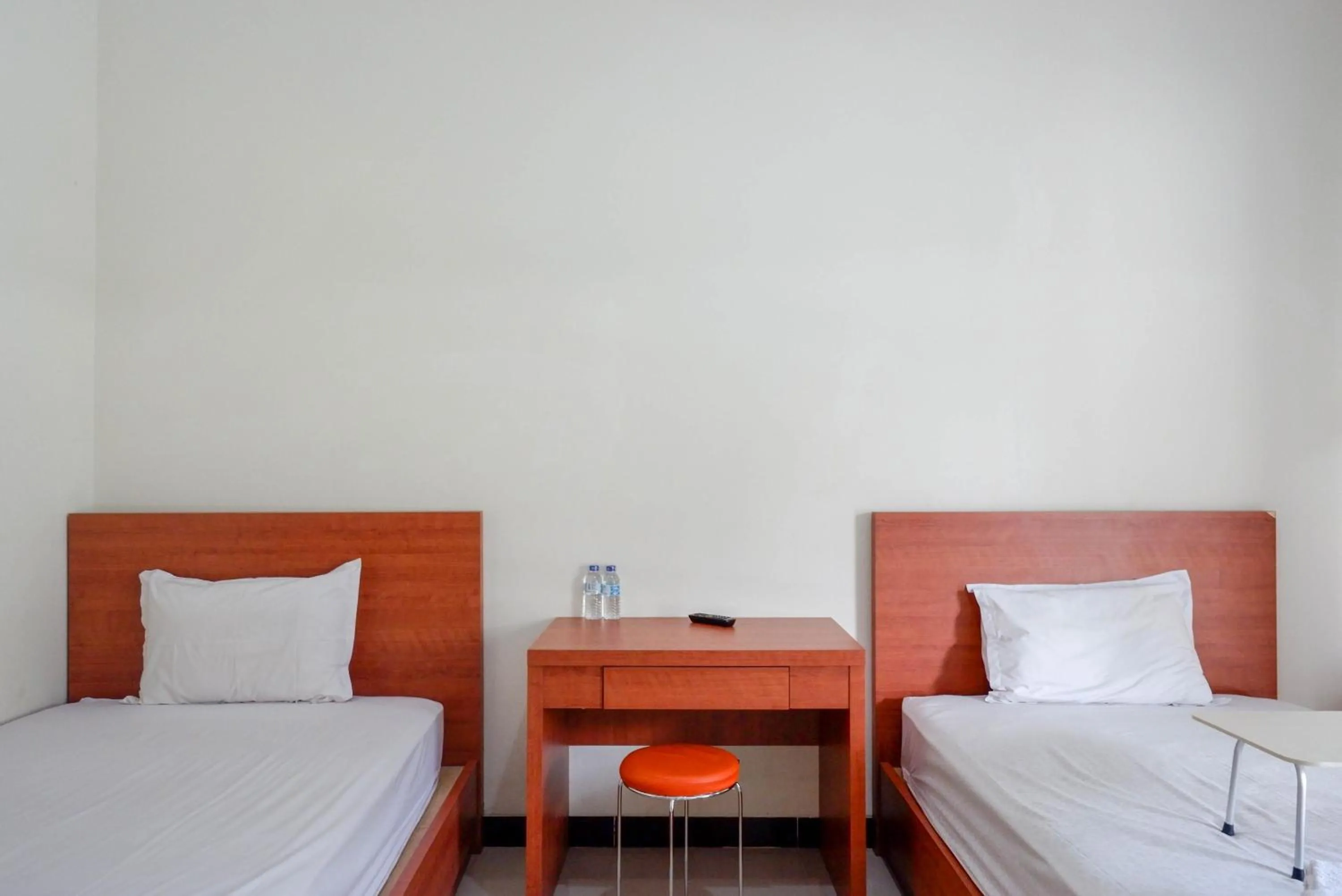 Bedroom, Bed in Urbanview Hotel Syariah Casa Azmya Yogyakarta by RedDoorz