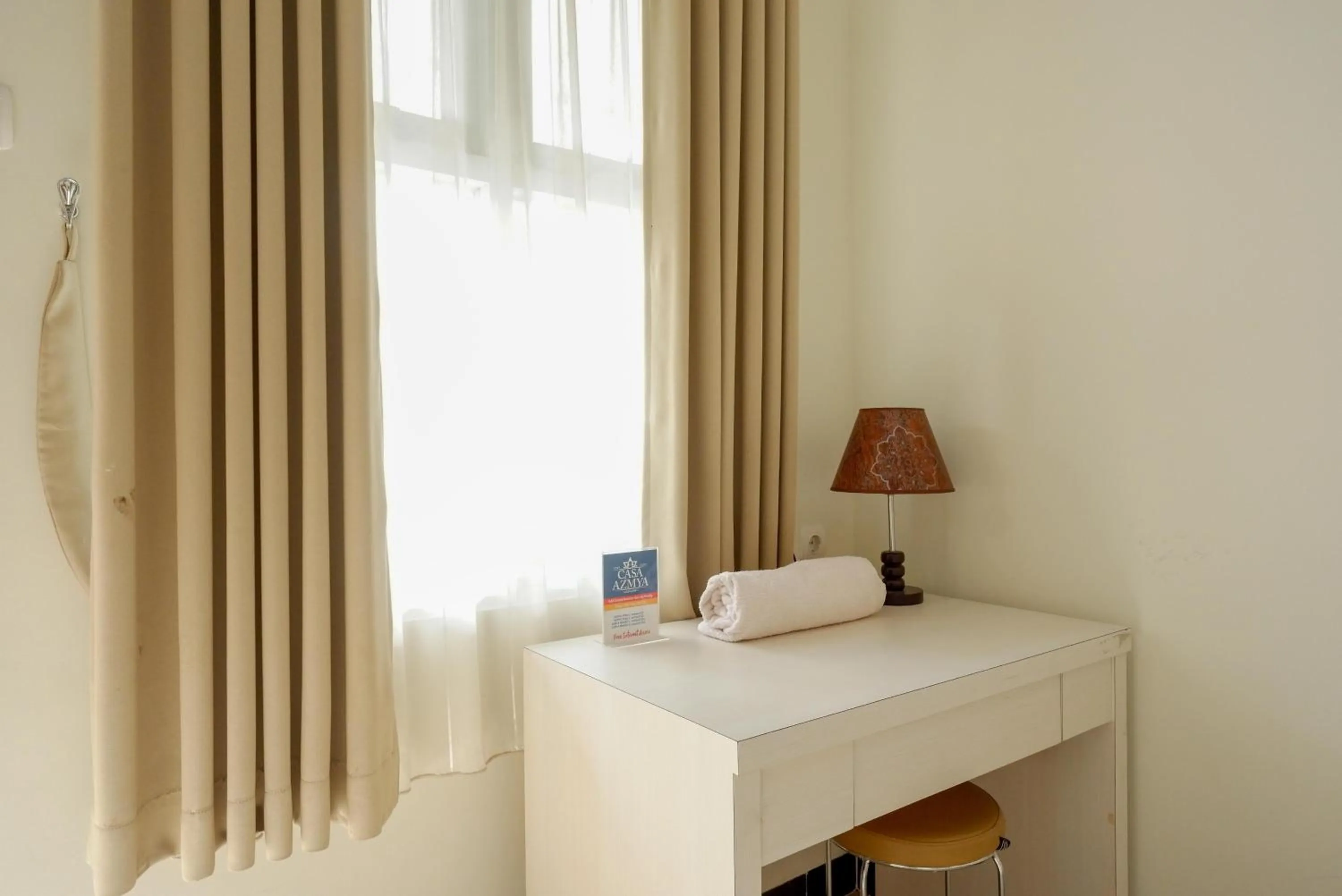 Bedroom, Bed in Urbanview Hotel Syariah Casa Azmya Yogyakarta by RedDoorz