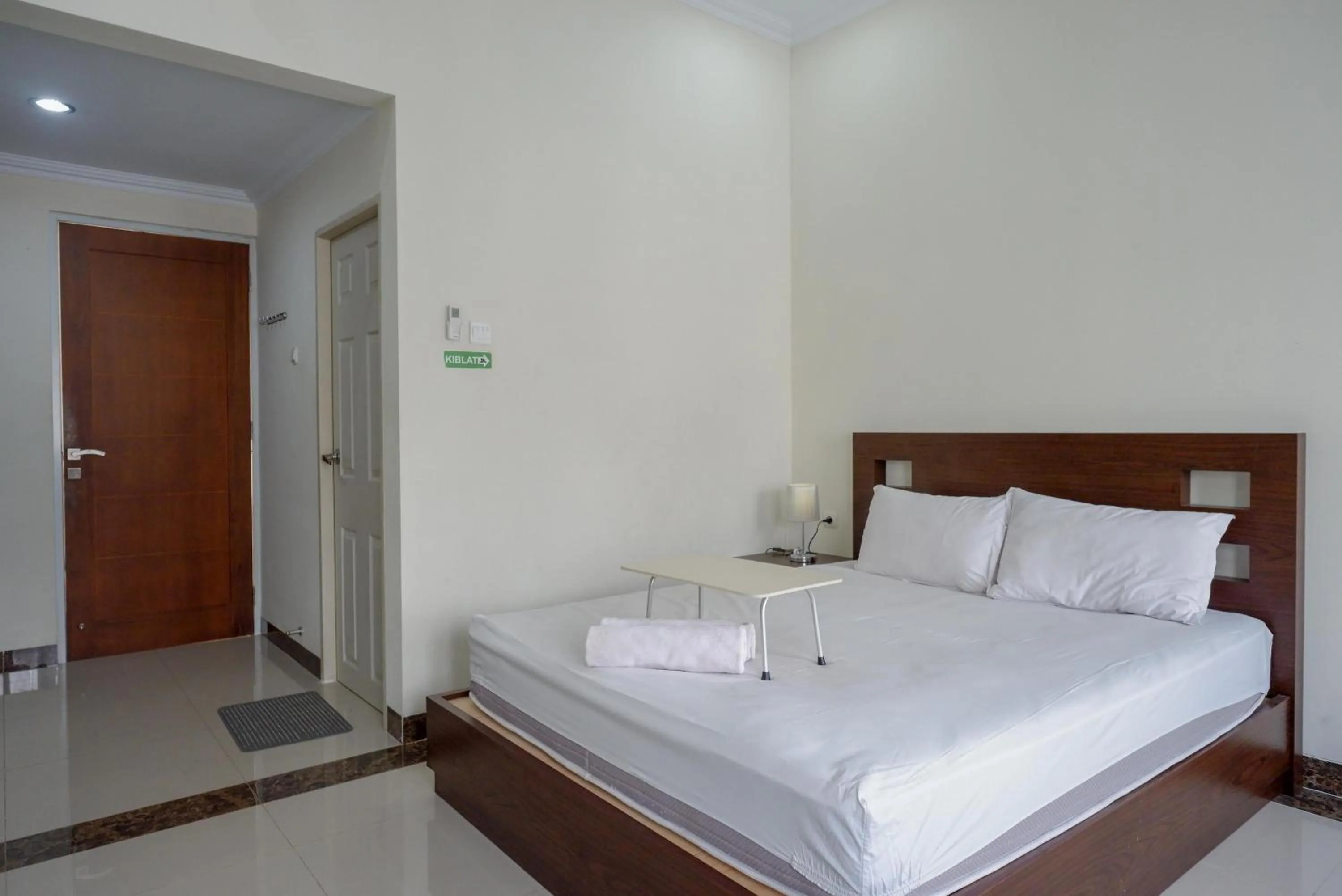 Bedroom, Bed in Urbanview Hotel Syariah Casa Azmya Yogyakarta by RedDoorz