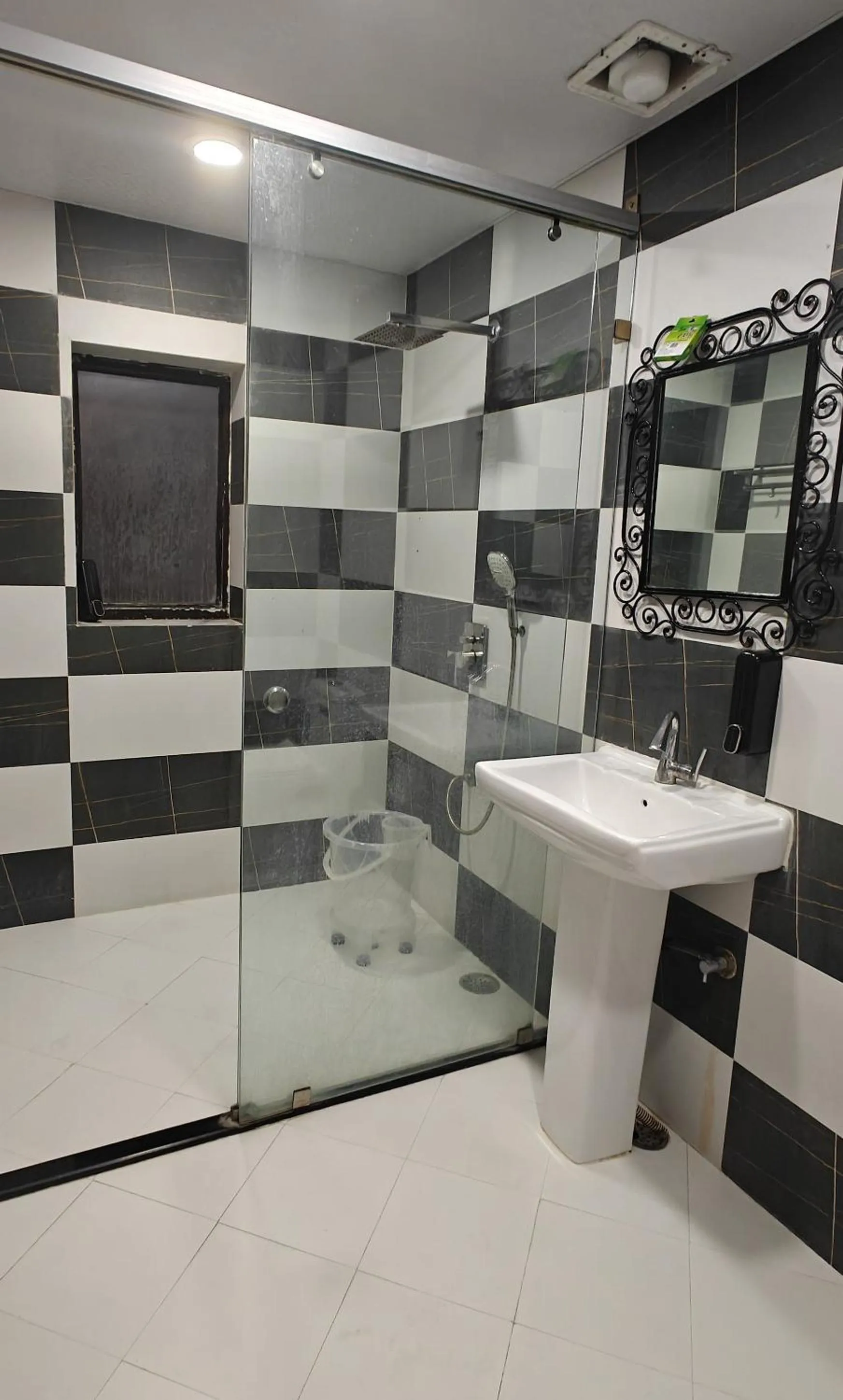 Shower in Baba Palace - A Heritage Hotel, Udaipur