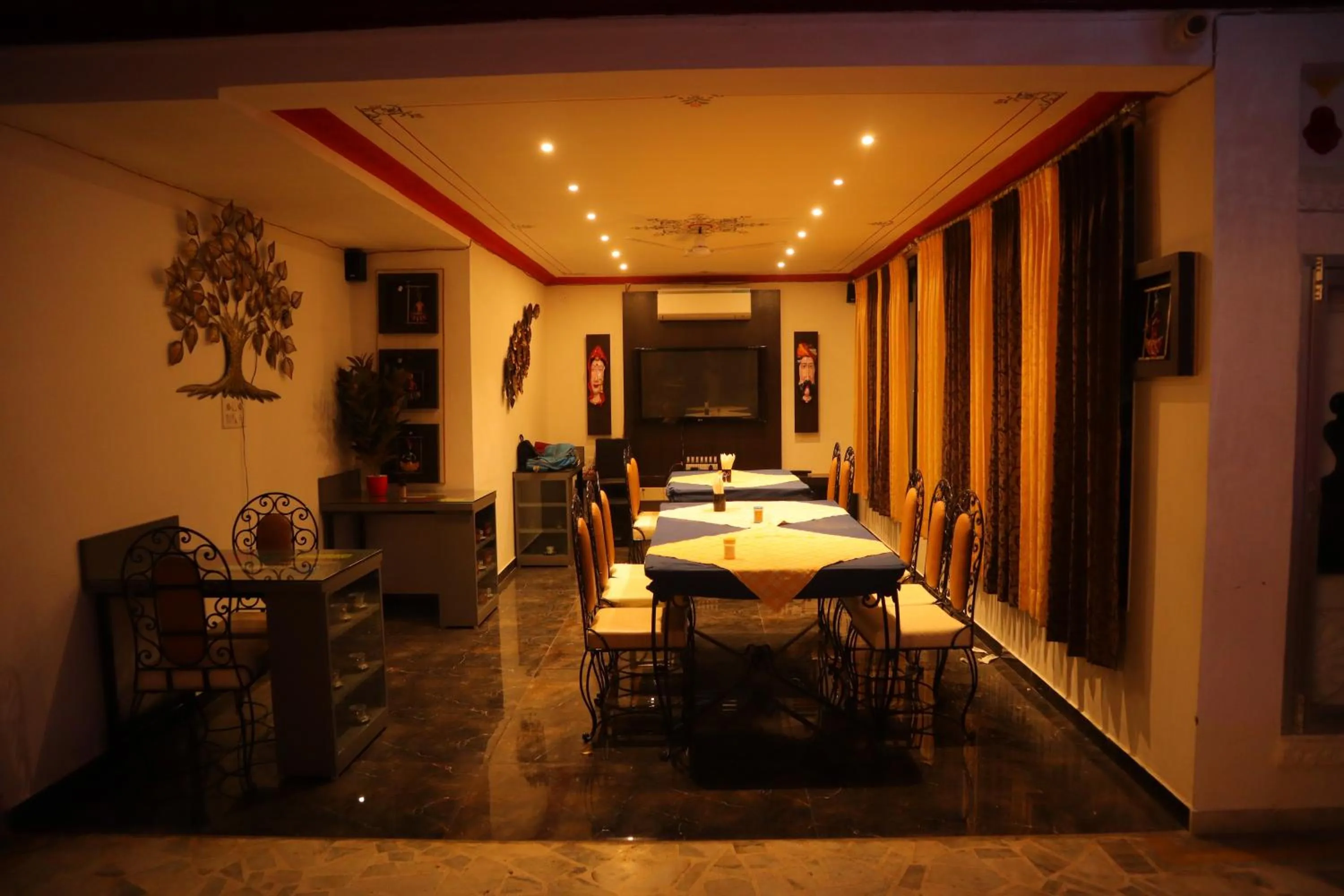 Restaurant/places to eat in Baba Palace - A Heritage Hotel, Udaipur