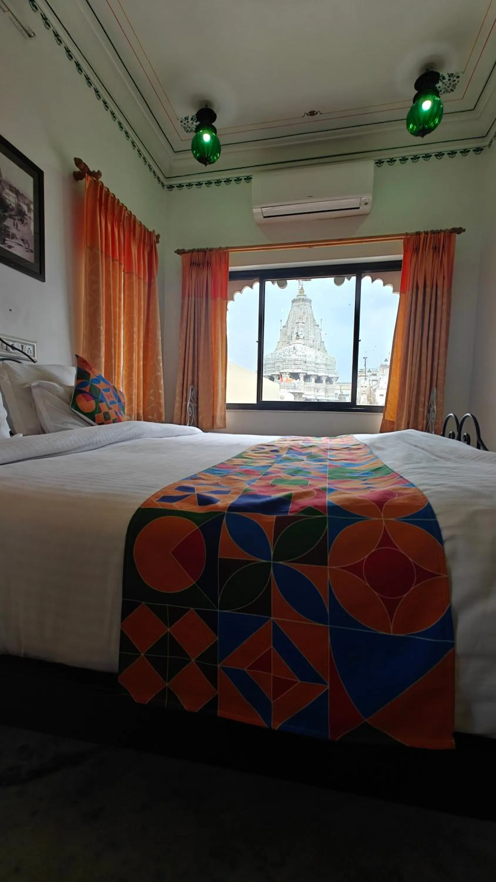Bed in Baba Palace - A Heritage Hotel, Udaipur