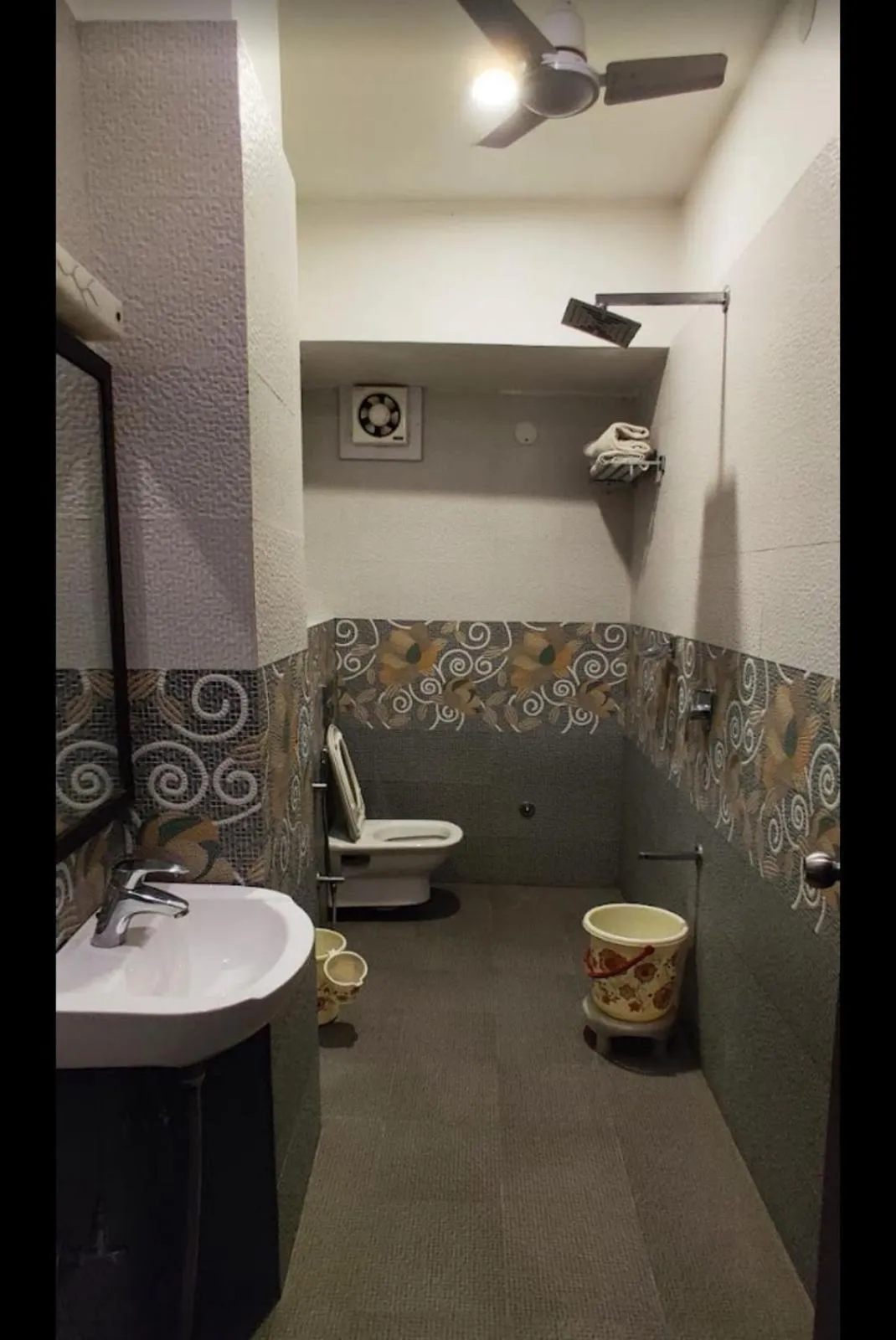 Bathroom in Baba Palace - A Heritage Hotel, Udaipur