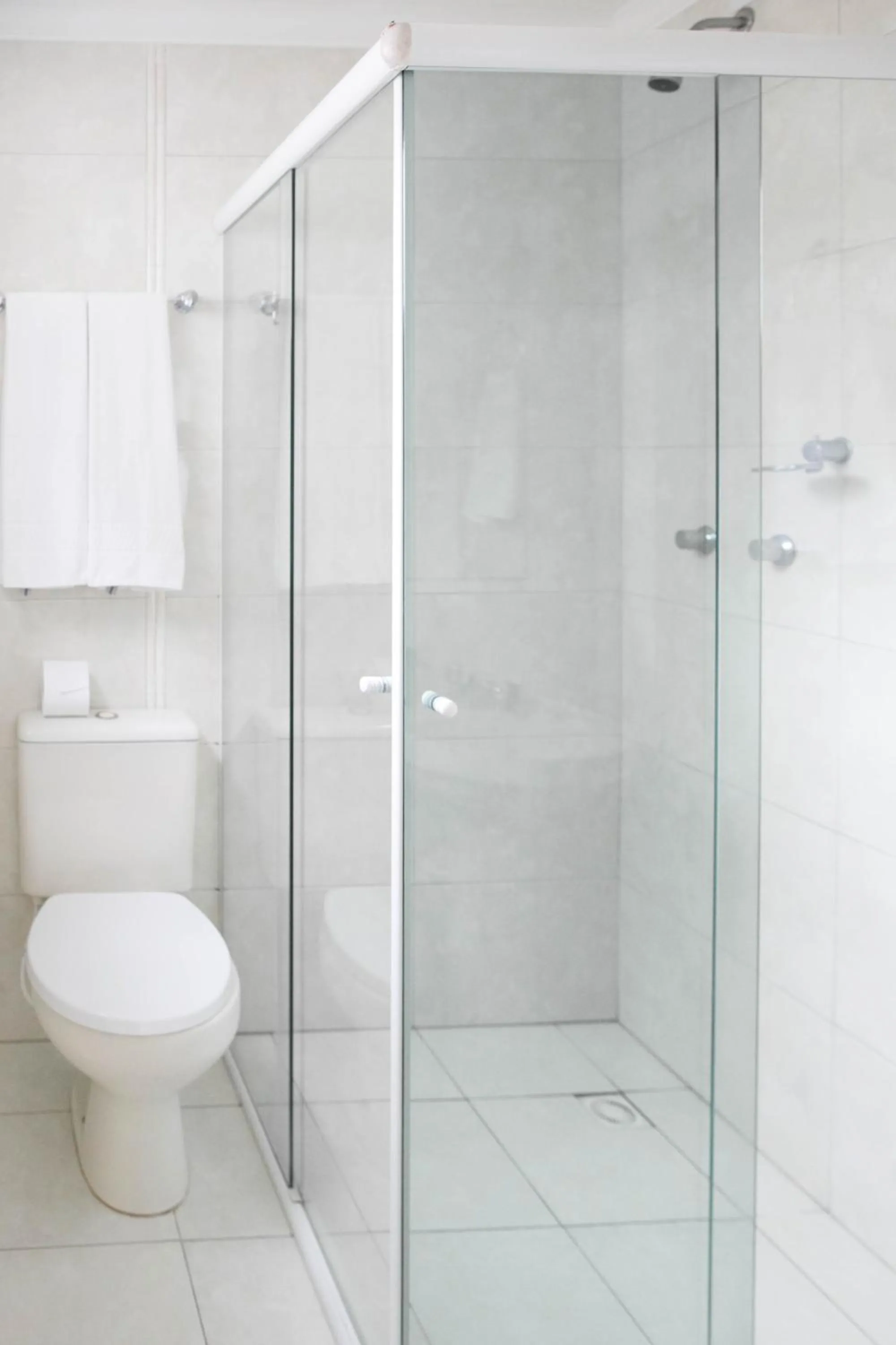 Shower in Bombinhas Praia Apart Hotel - Unidade rua Corrupião