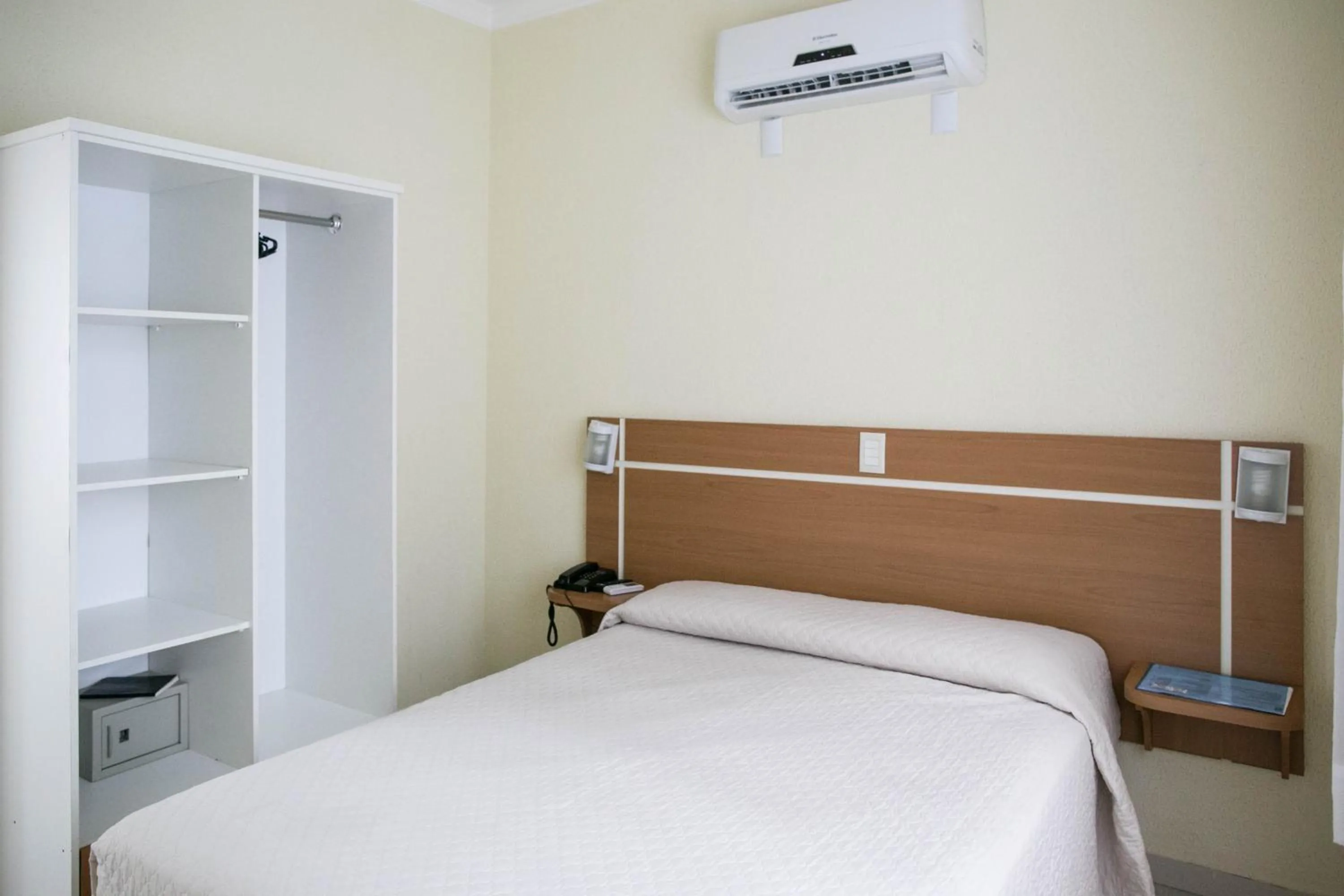 Bed in Bombinhas Praia Apart Hotel - Unidade rua Corrupião