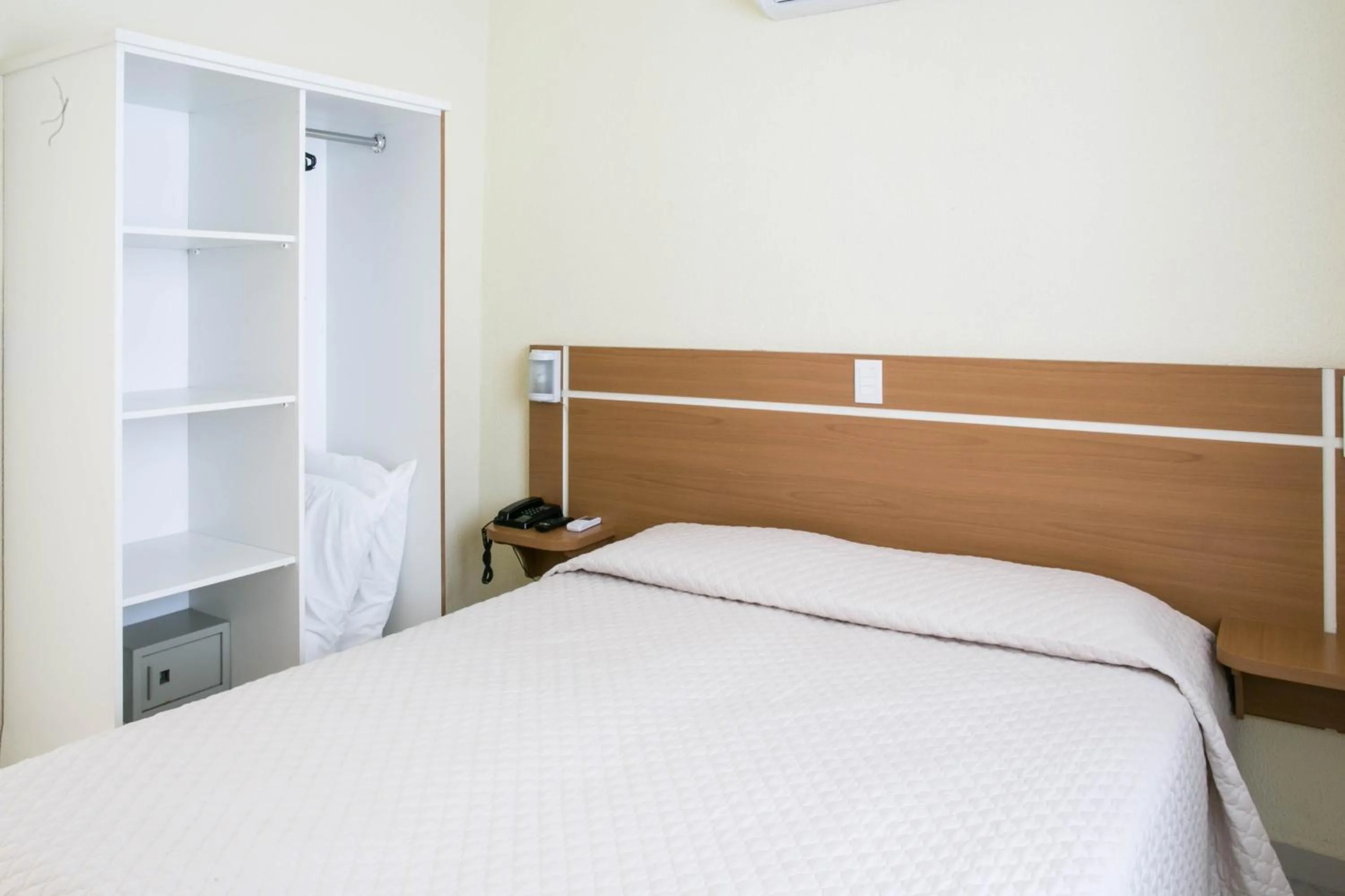 Bed in Bombinhas Praia Apart Hotel - Unidade rua Corrupião