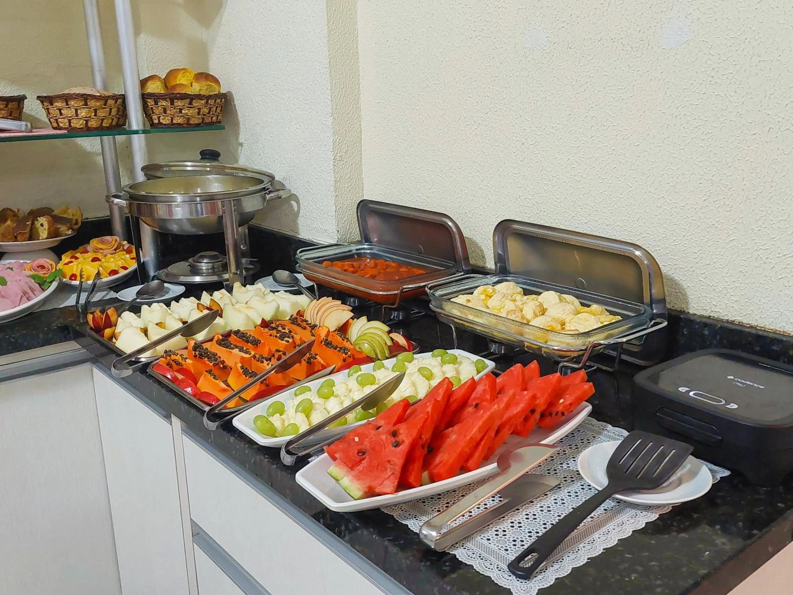 Breakfast in Bombinhas Praia Apart Hotel - Unidade rua Corrupião