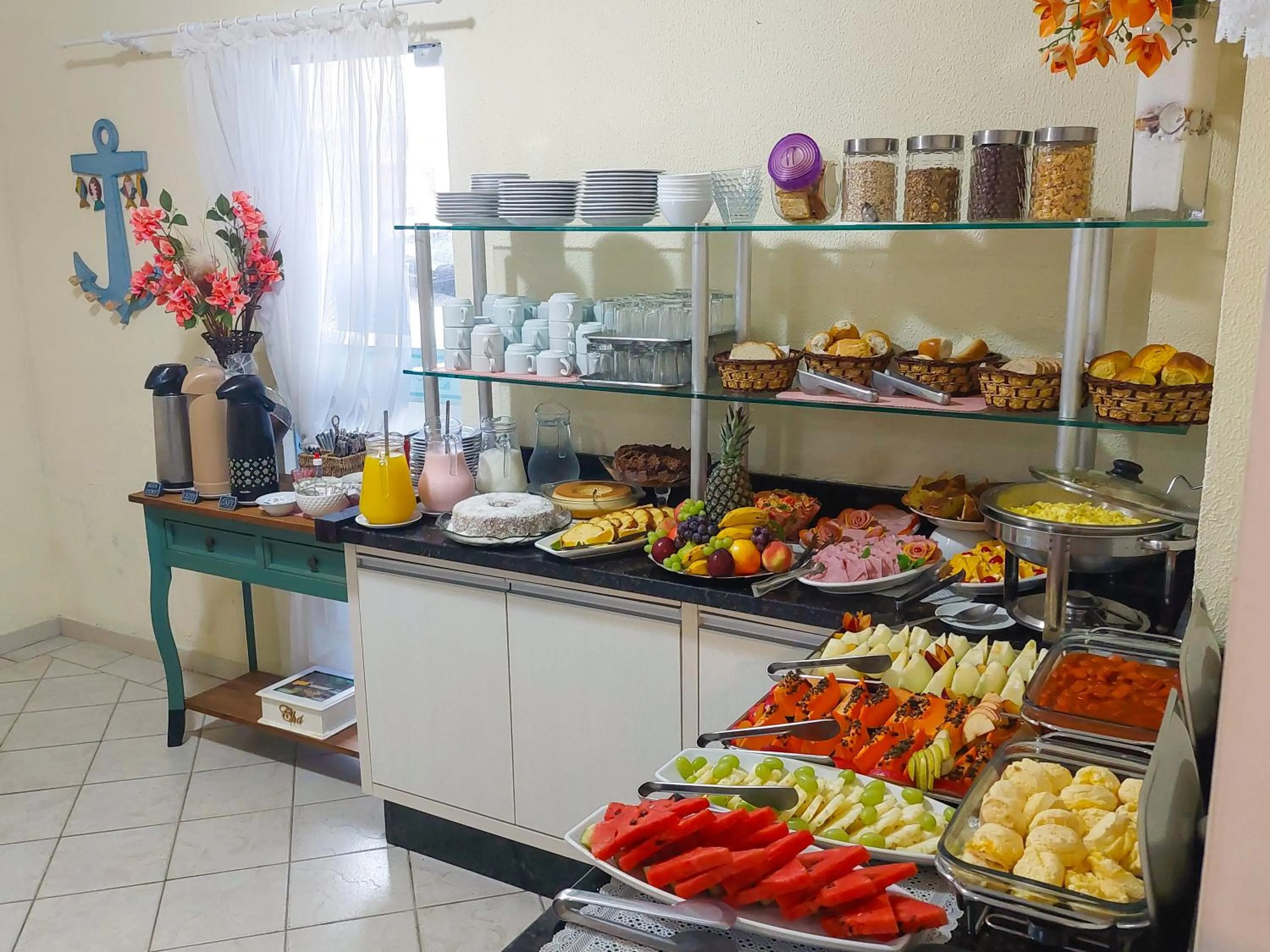 Breakfast in Bombinhas Praia Apart Hotel - Unidade rua Corrupião