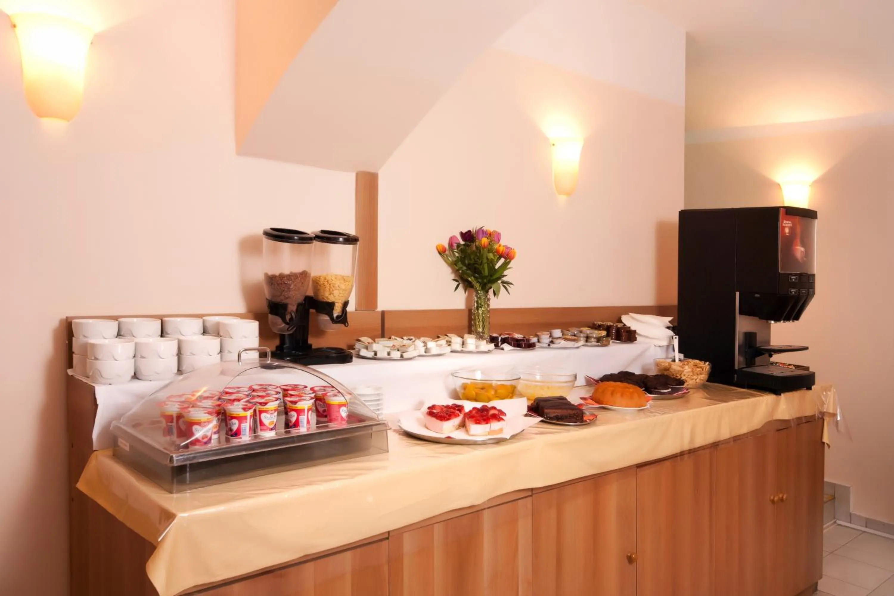 Food and drinks in Hotel Residence Select