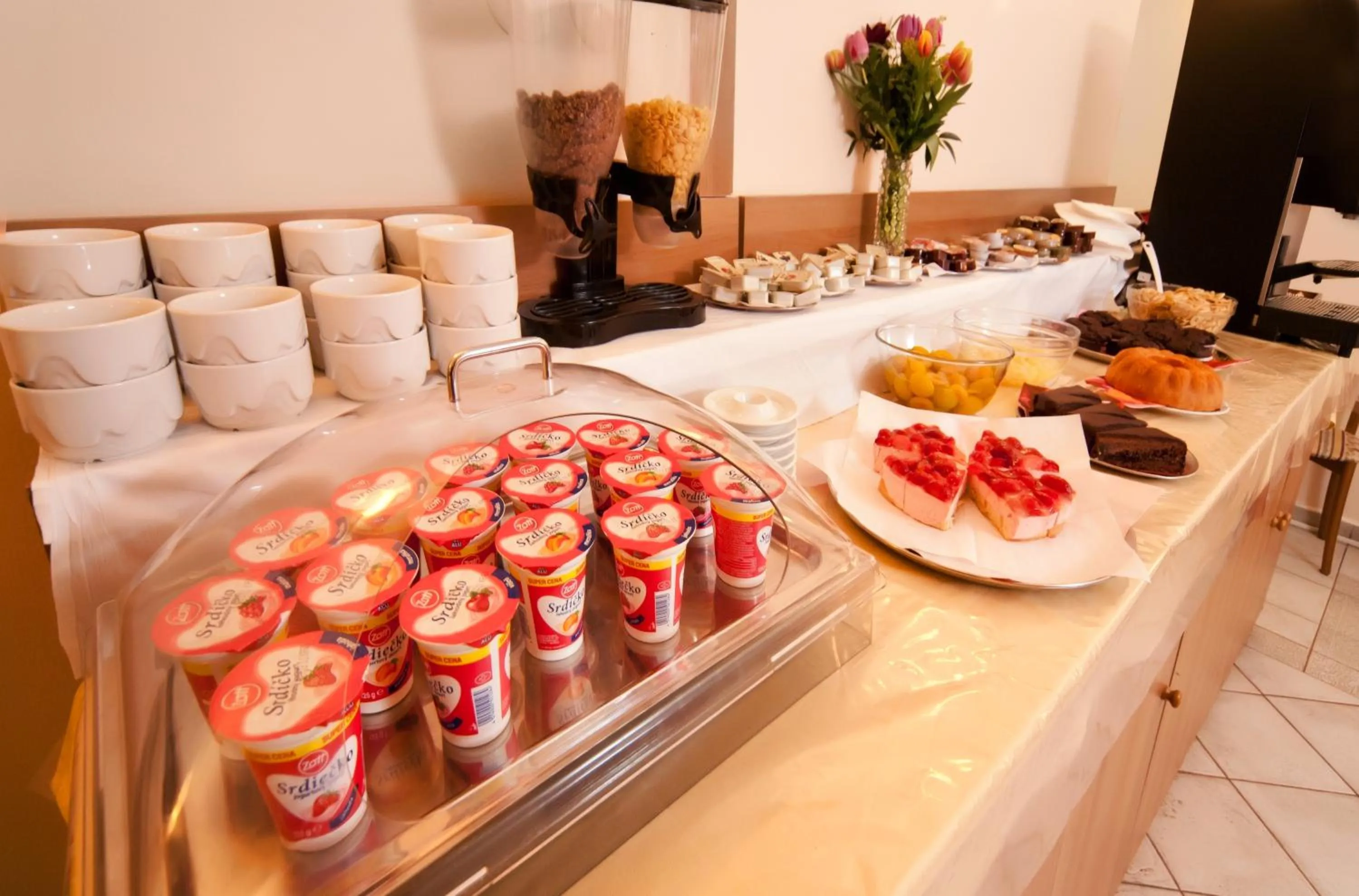 Food and drinks in Hotel Residence Select