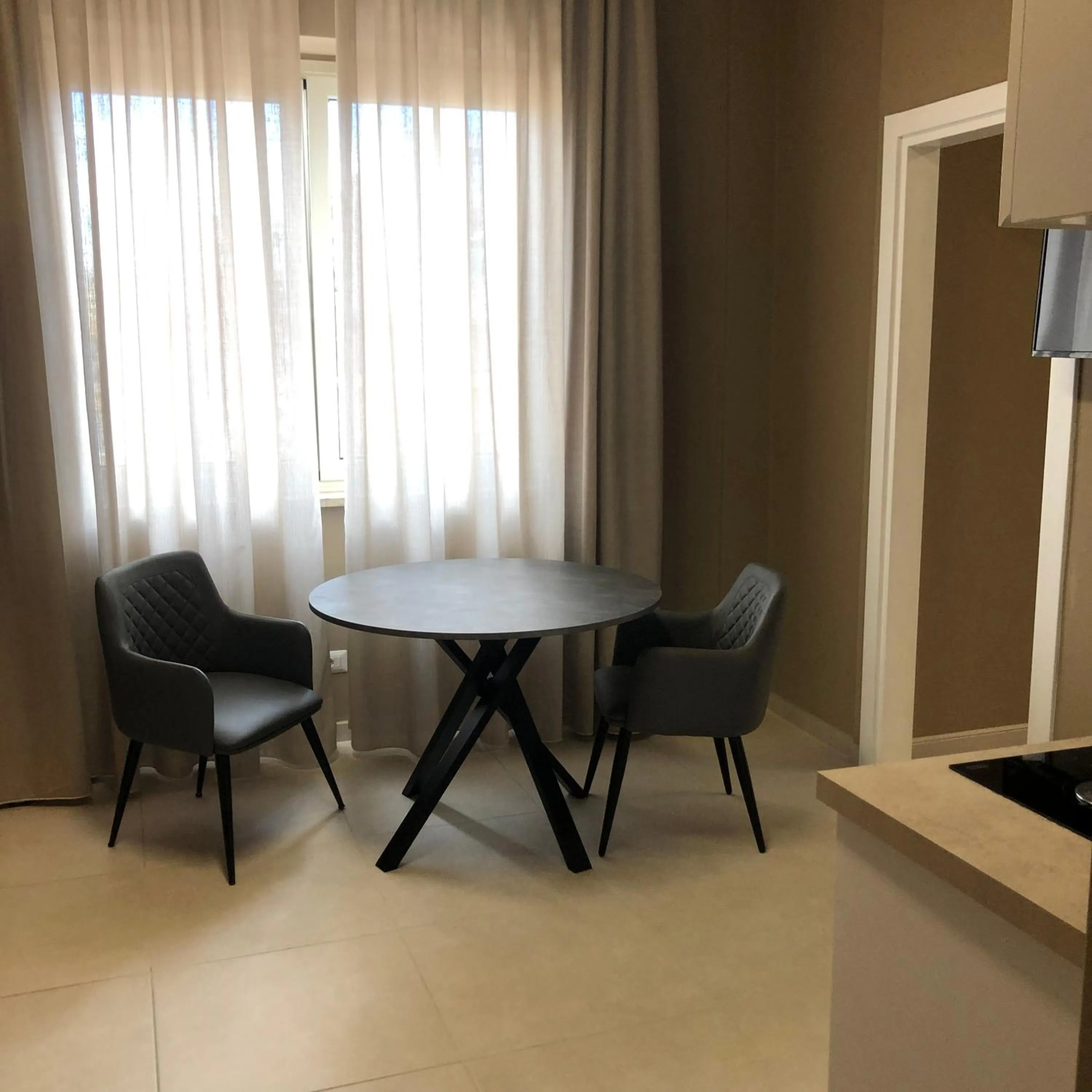 Dining area in Dante 11 Guesthouse by Apulia Accommodation