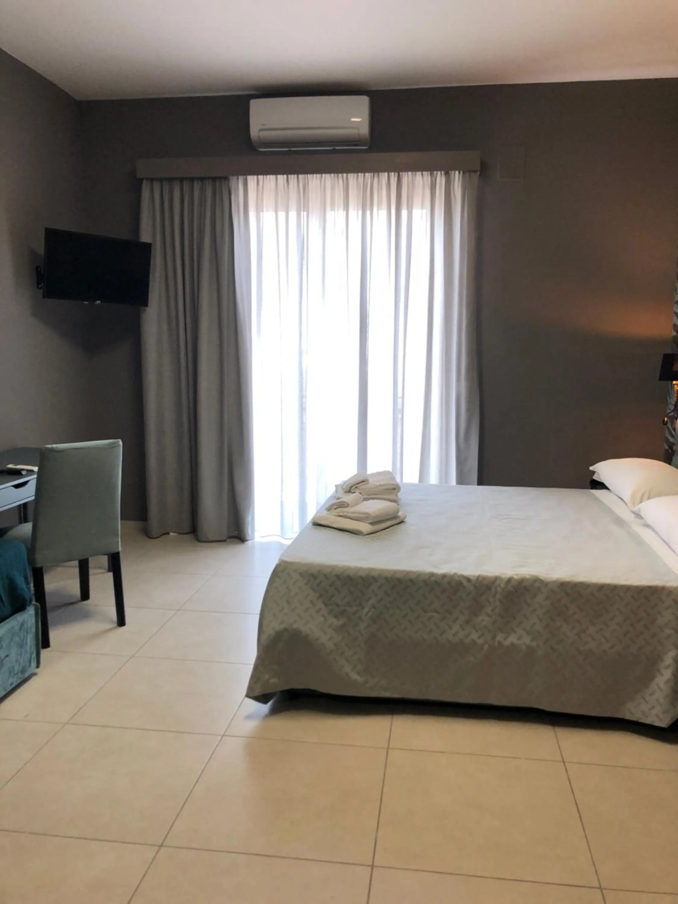 Bedroom, Bed in Dante 11 Guesthouse by Apulia Accommodation