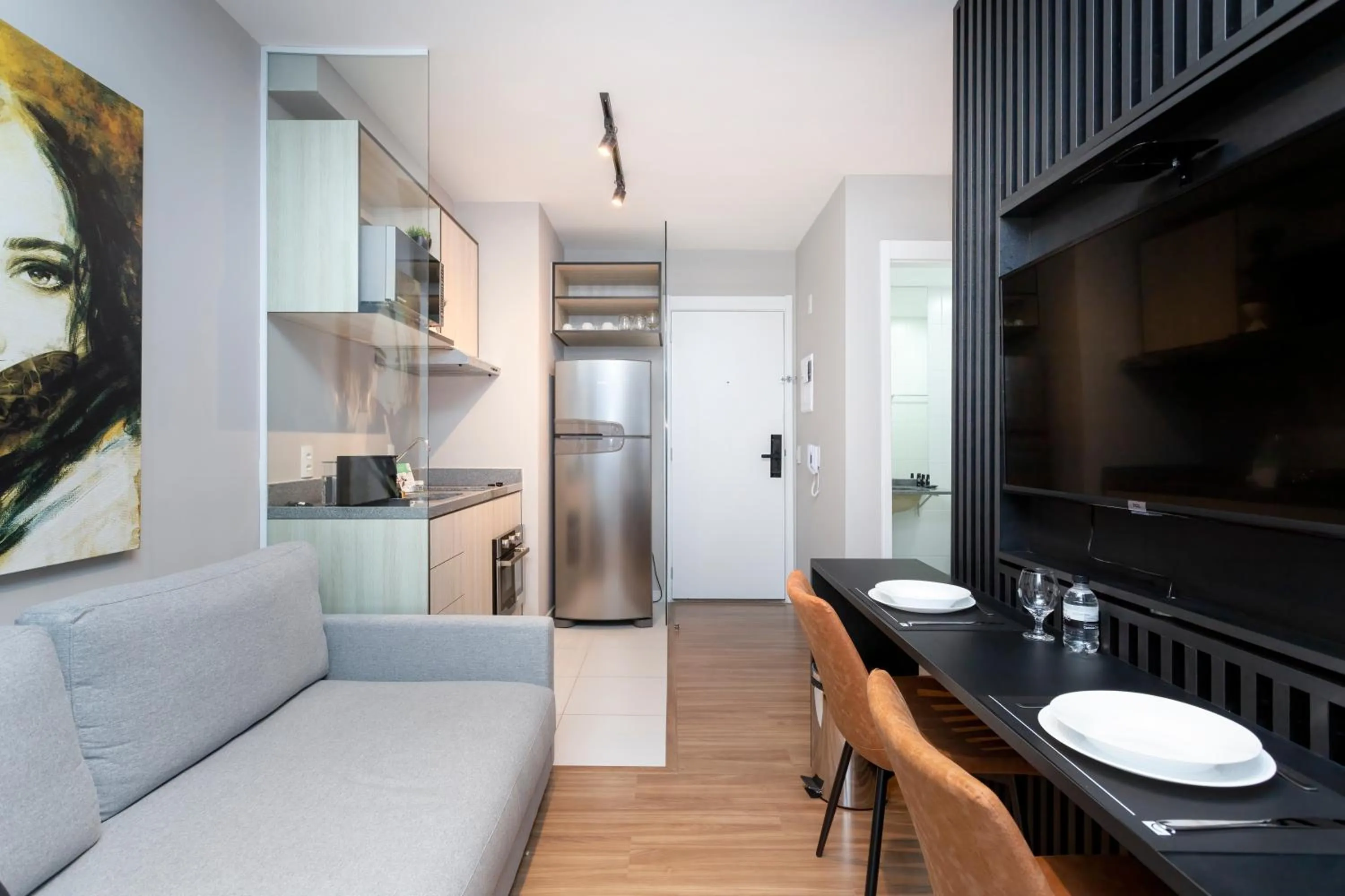 Day in Smart Charlie Consolação