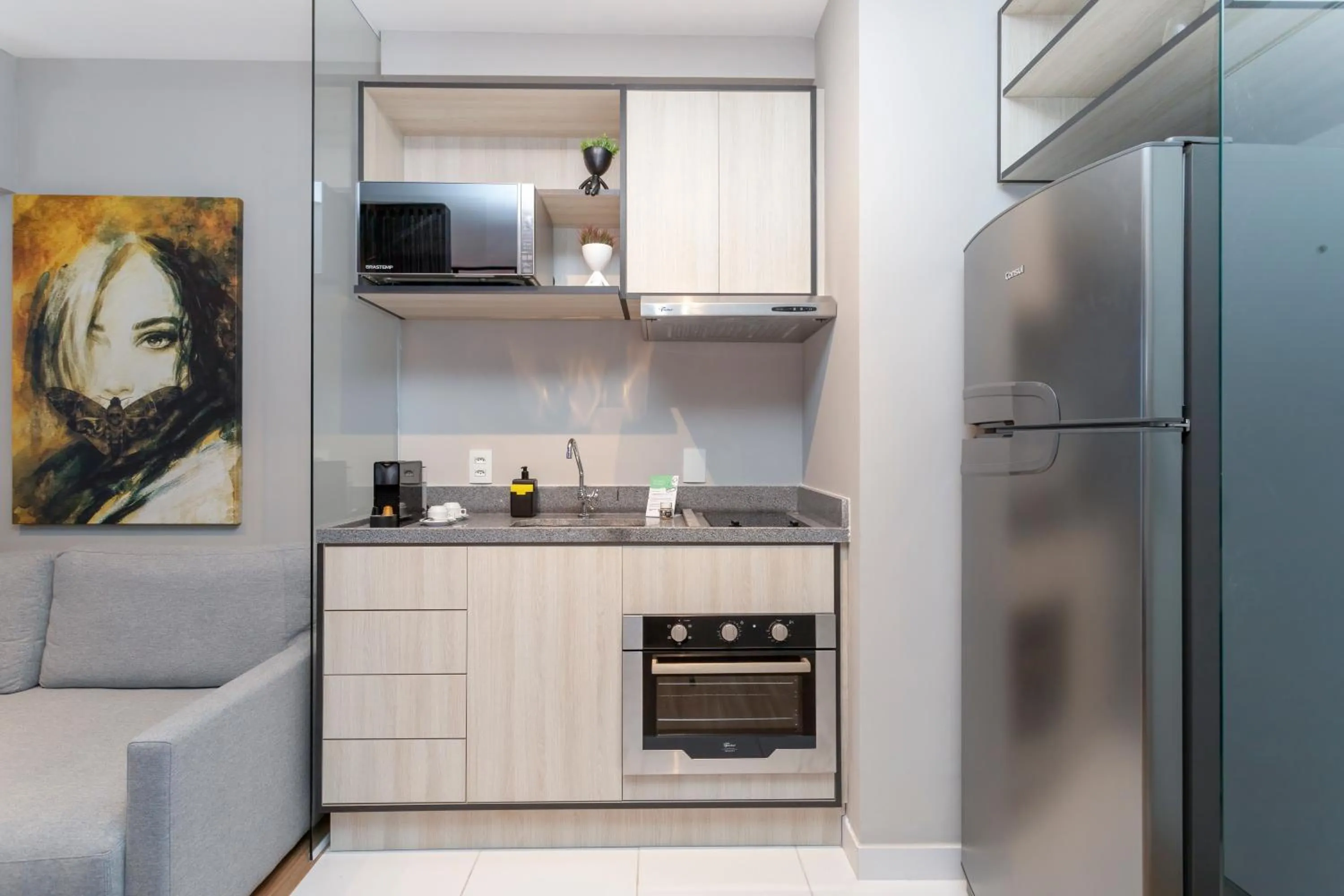 Day in Smart Charlie Consolação