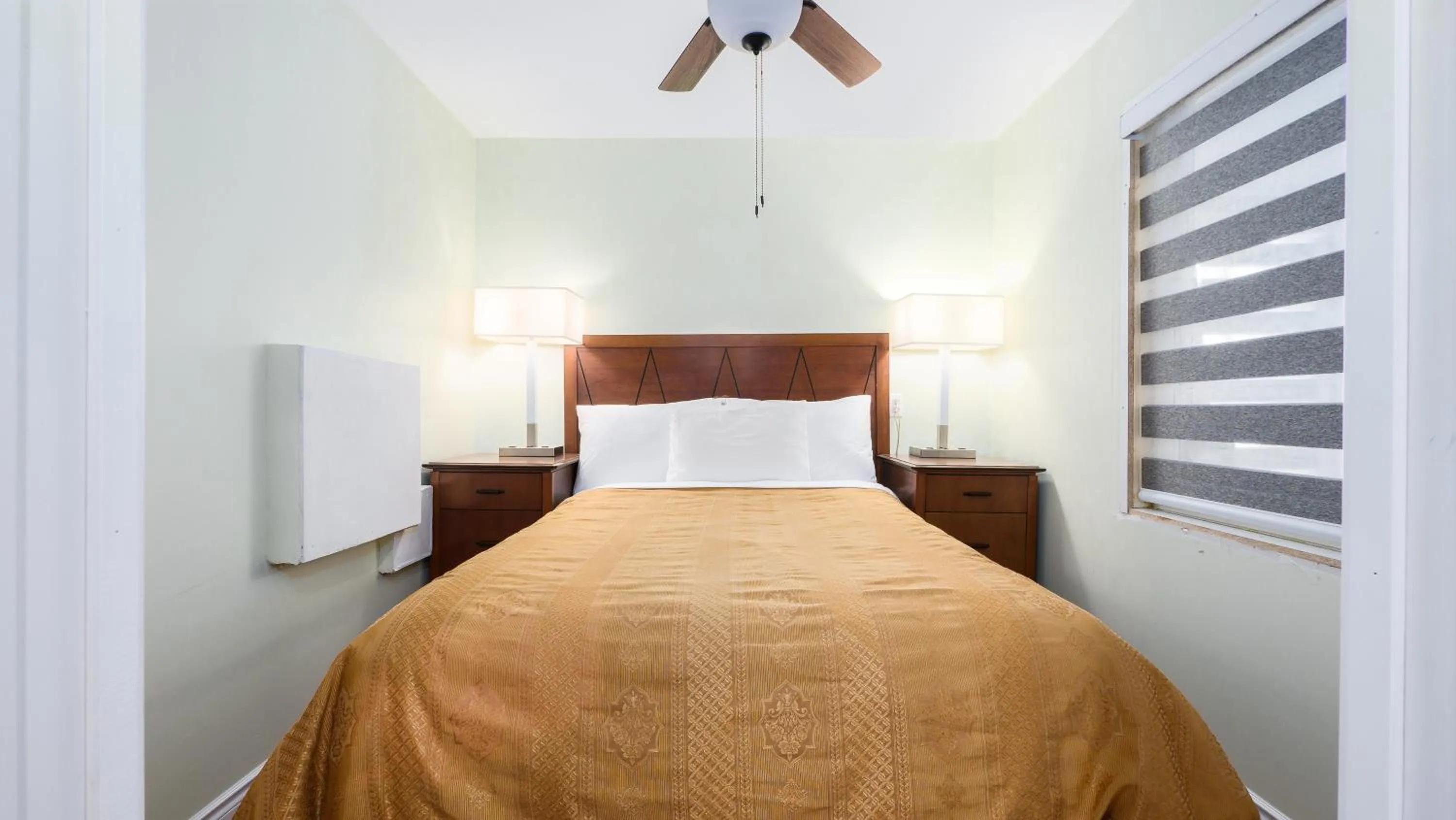 Bedroom in Coach House Inn