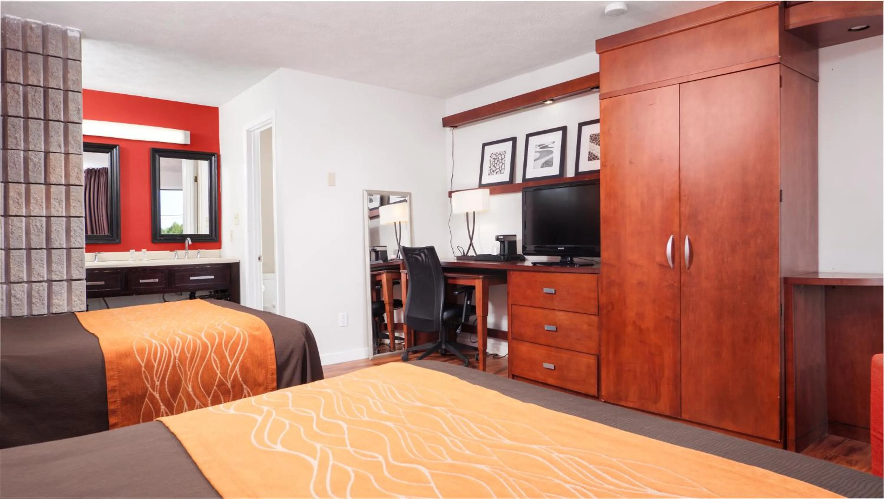Bedroom in Coach House Inn