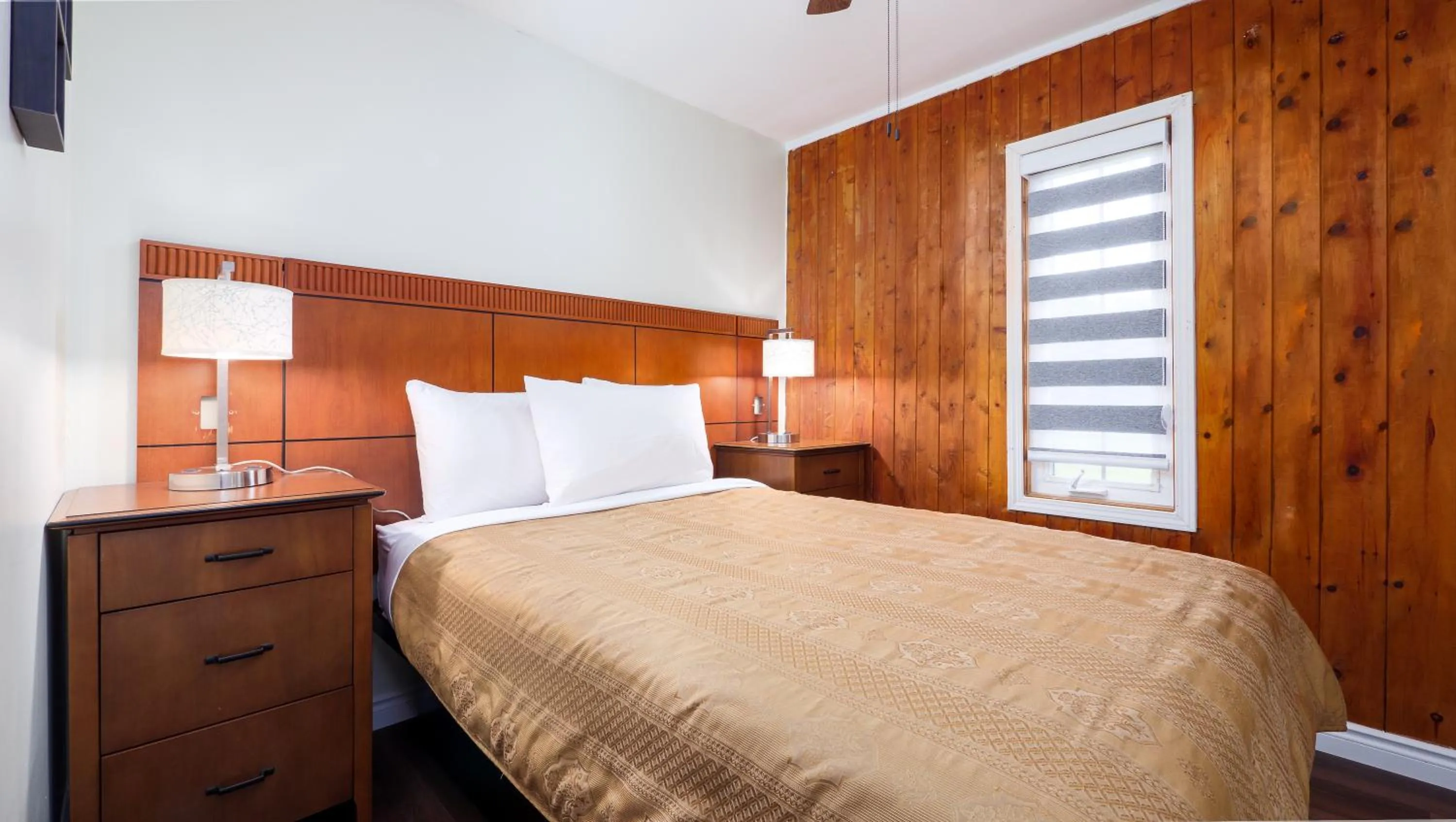Bedroom in Coach House Inn