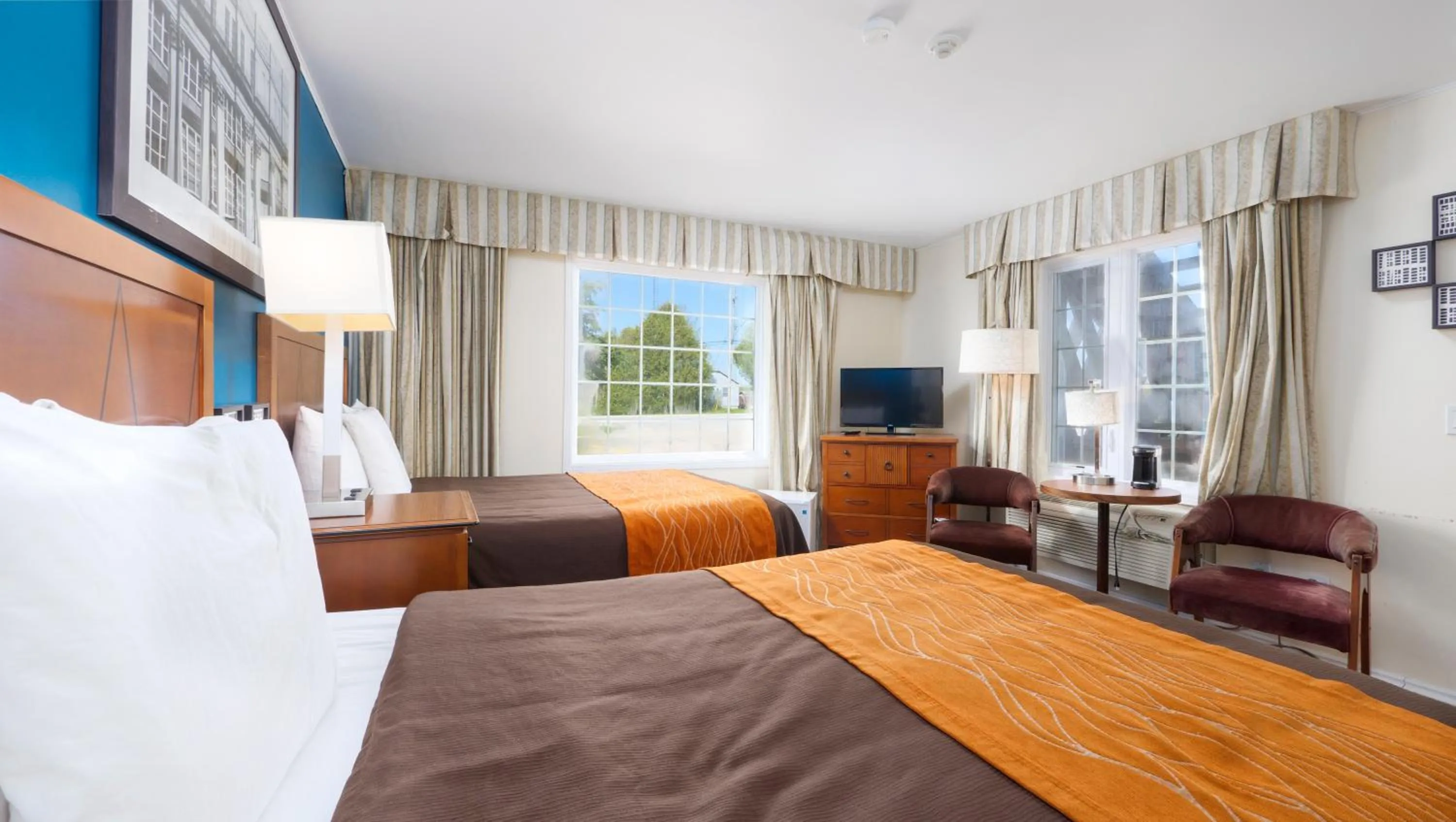 Bedroom in Coach House Inn