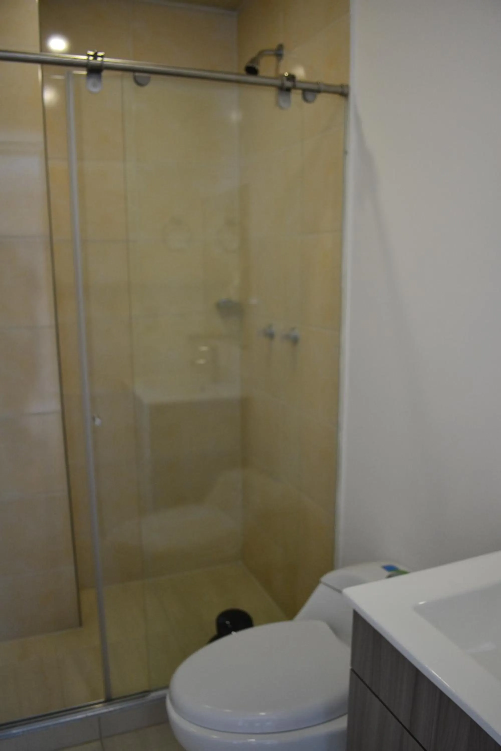 Bathroom in Hotel Royal Cid Bogota