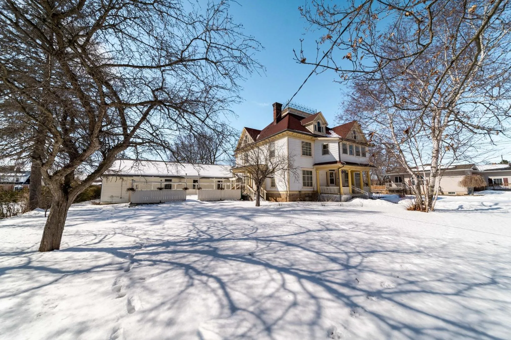 Quiet street view in Marmora and Lake Inn and Victorian Diner