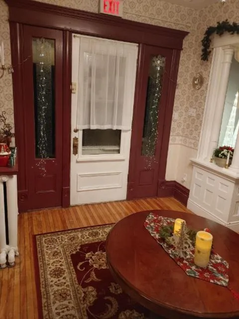 Lobby or reception in Marmora and Lake Inn and Victorian Diner