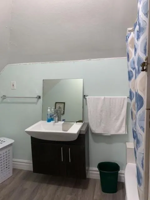 Marmora and Lake Inn and Victorian Diner