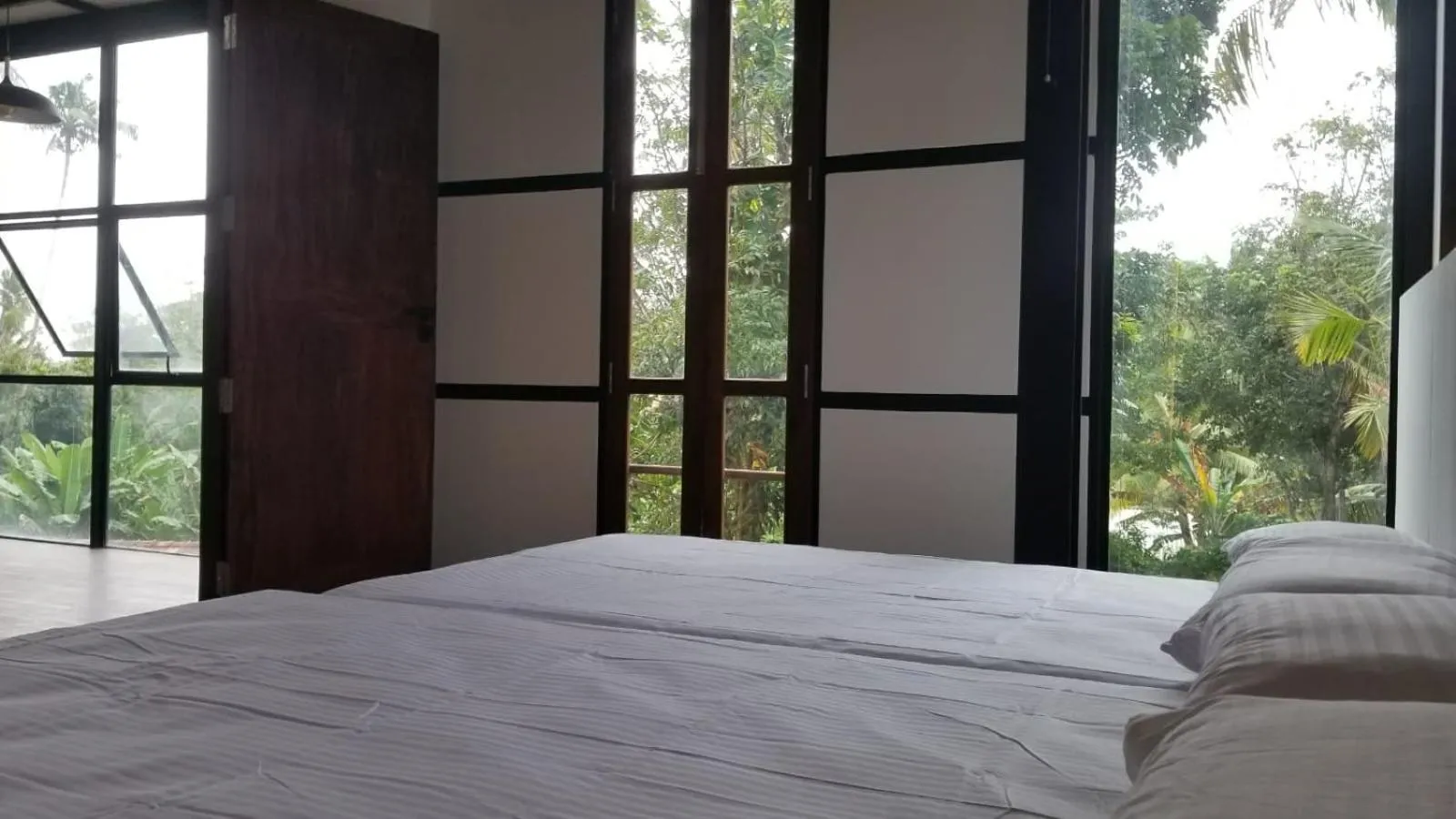 Photo of the whole room, Bed in Colive Ahangama