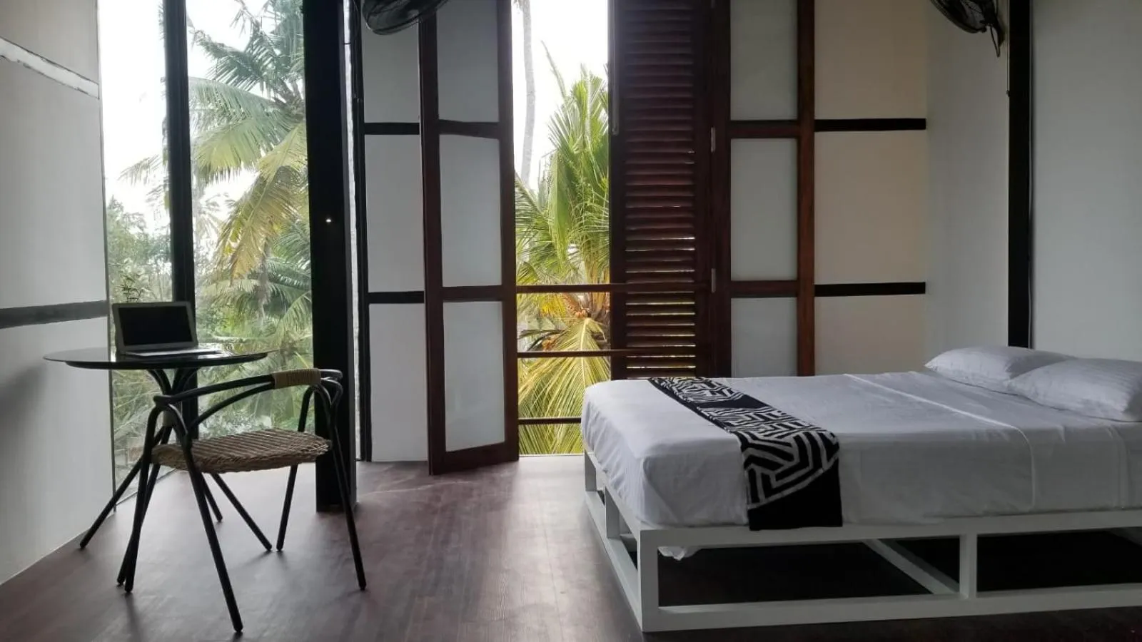 Photo of the whole room, Bed in Colive Ahangama