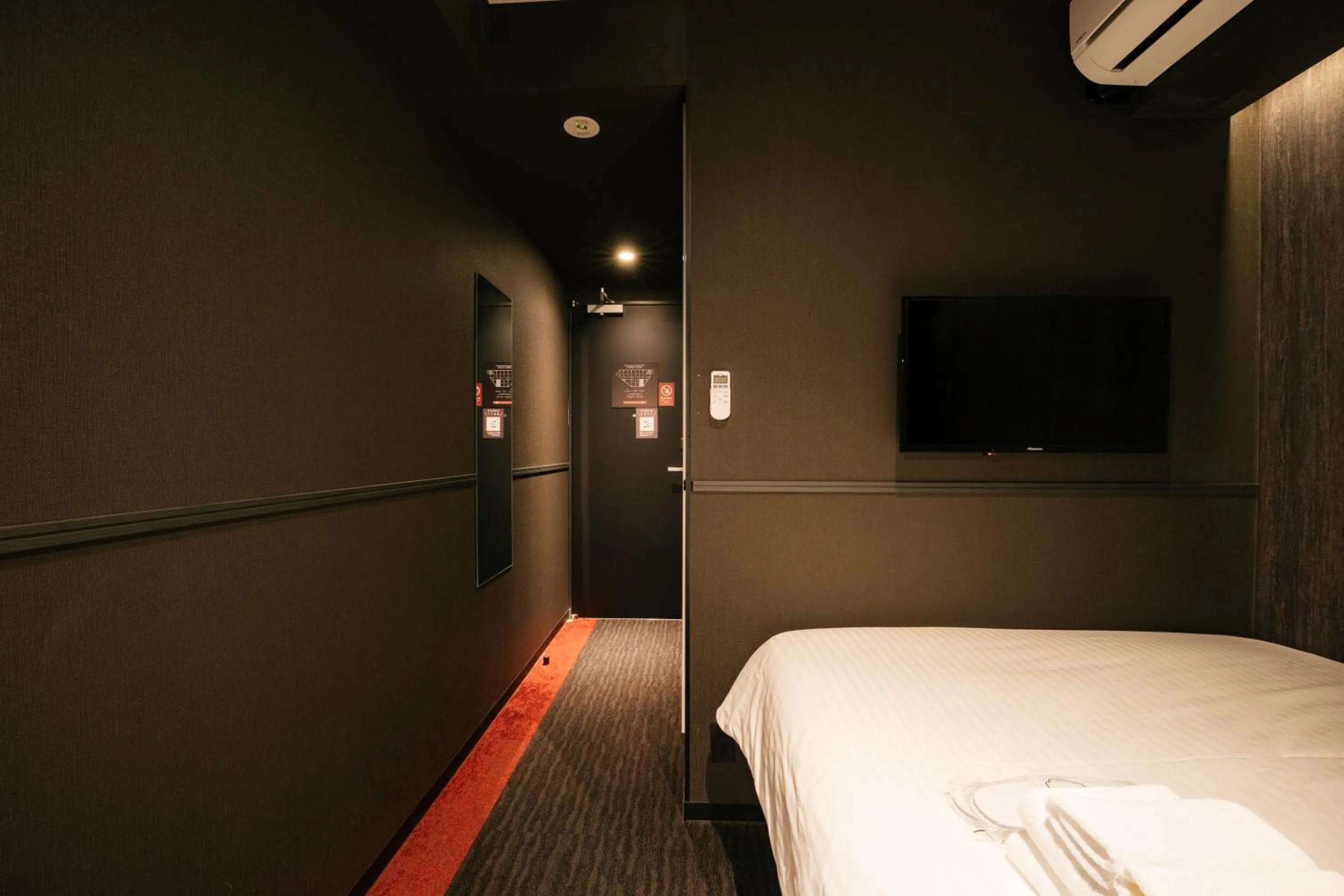 Photo of the whole room, Bed in mizuka Business Canal City Hakatamae