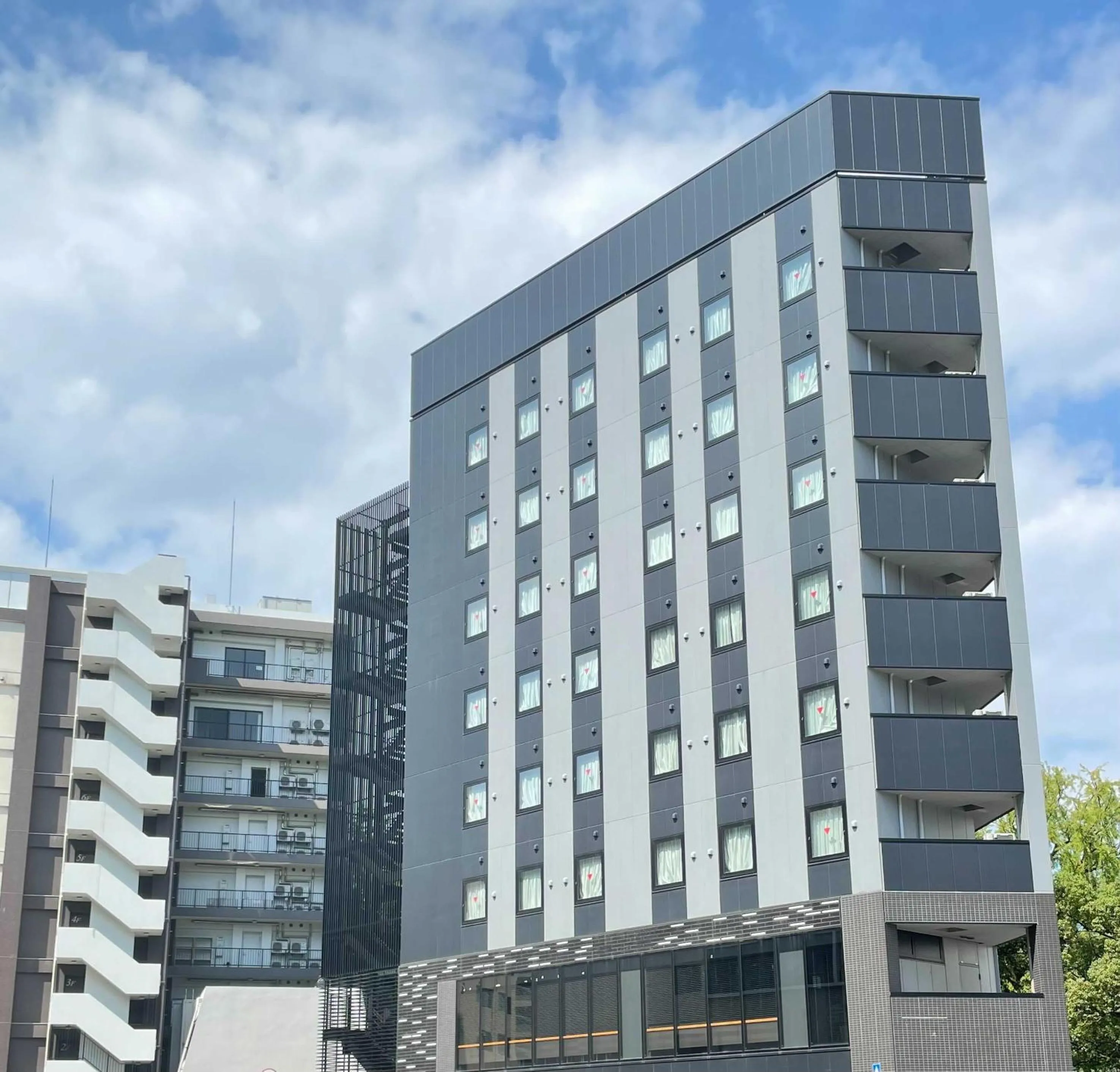 Property building in mizuka Business Canal City Hakatamae