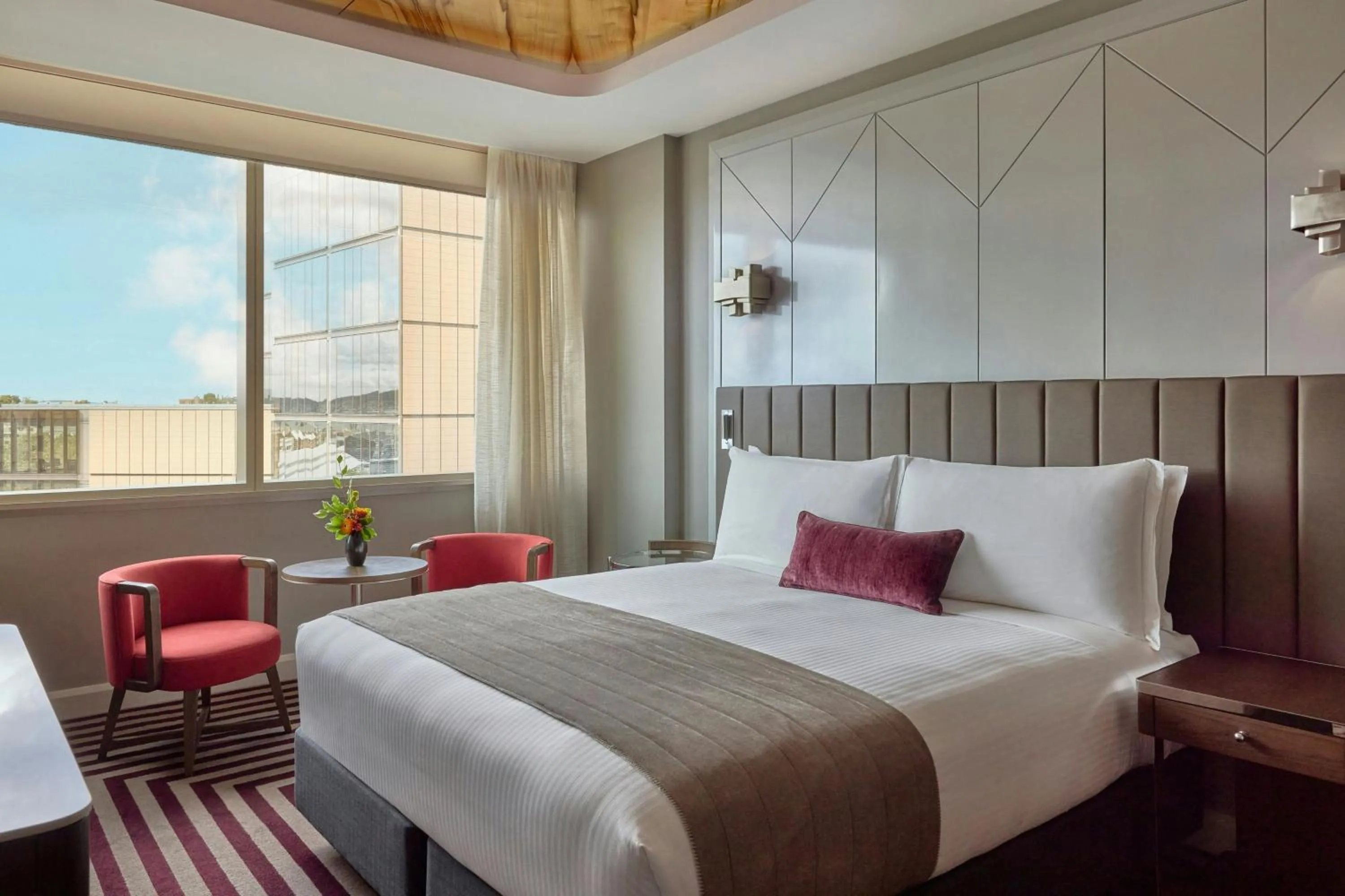 Photo of the whole room, Bed in The Tasman, a Luxury Collection Hotel, Hobart