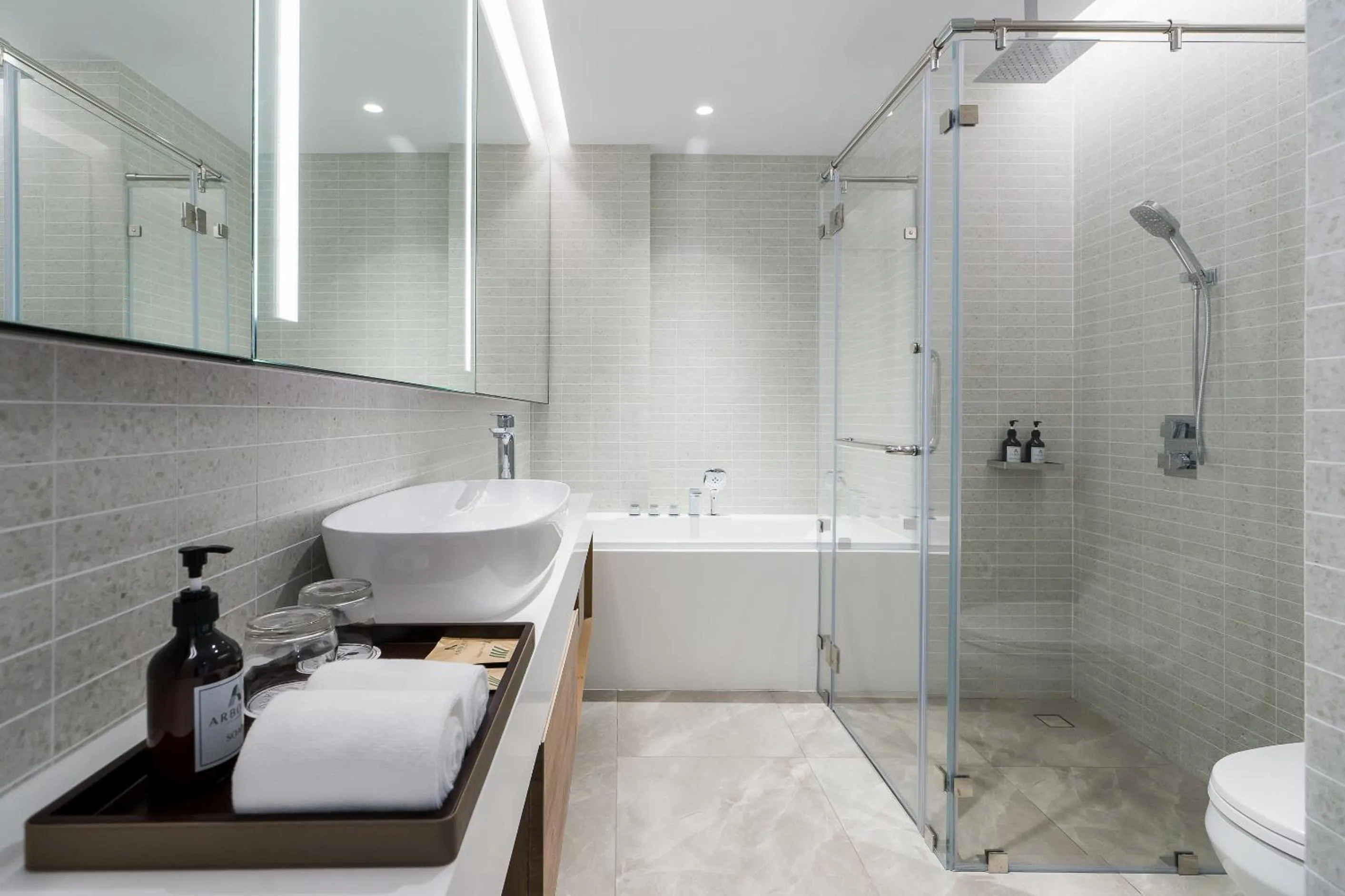 Shower in Arbour Hotel and Residence