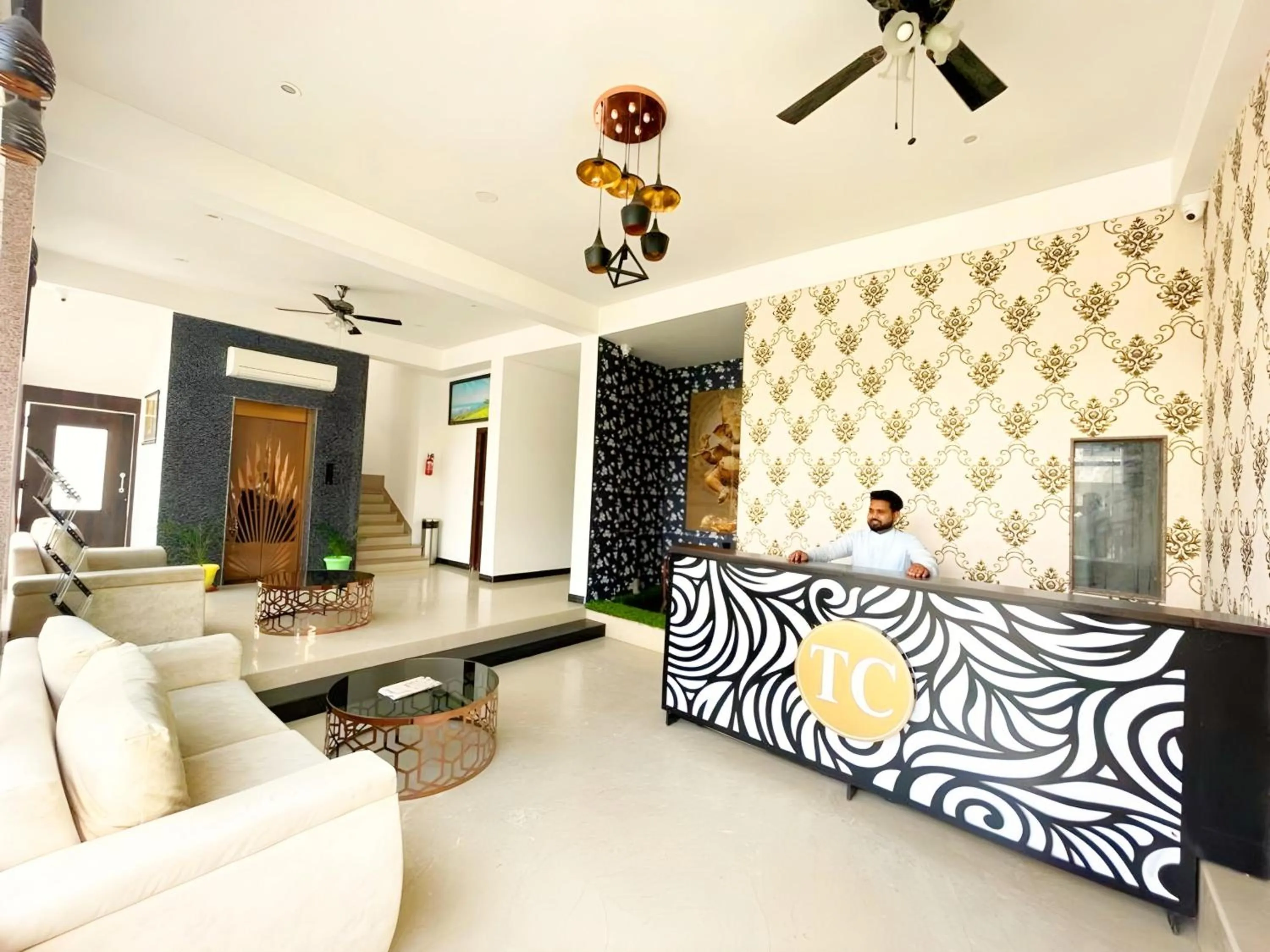 Lobby or reception in HOTEL THE CELEBRATION BY AMOD Best Hotel & Rooftop