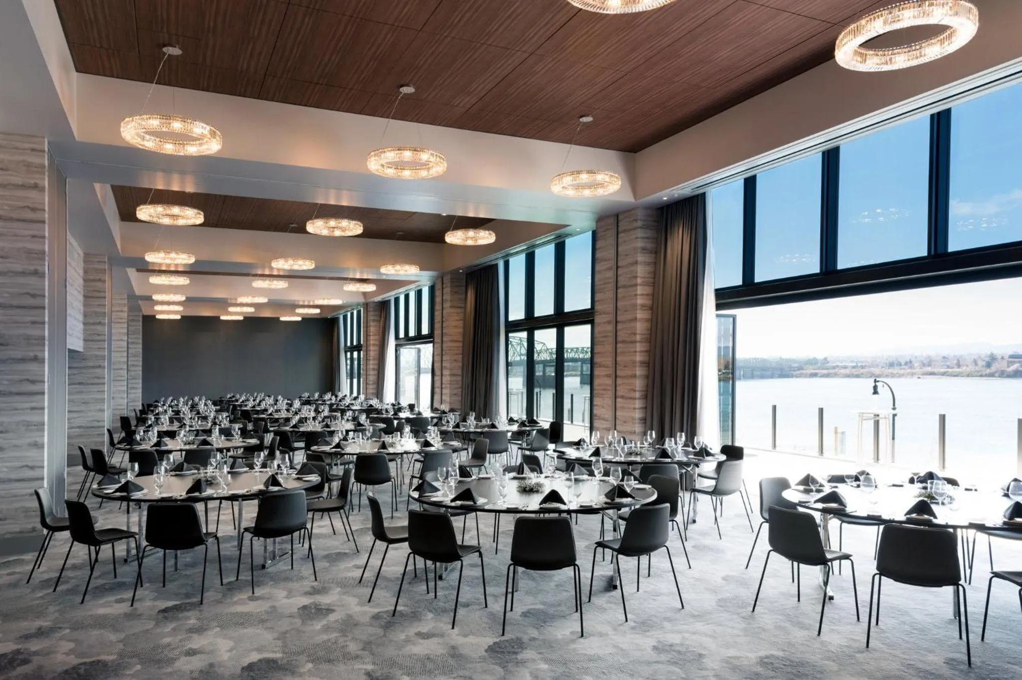 Meeting/conference room in Hotel Indigo Vancouver Dwtn - Portland Area by IHG