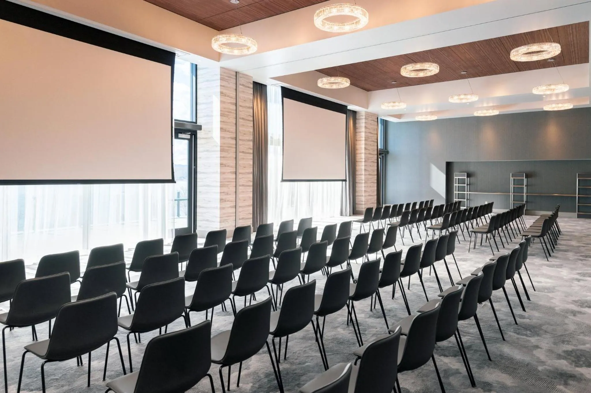 Meeting/conference room in Hotel Indigo Vancouver Dwtn - Portland Area by IHG