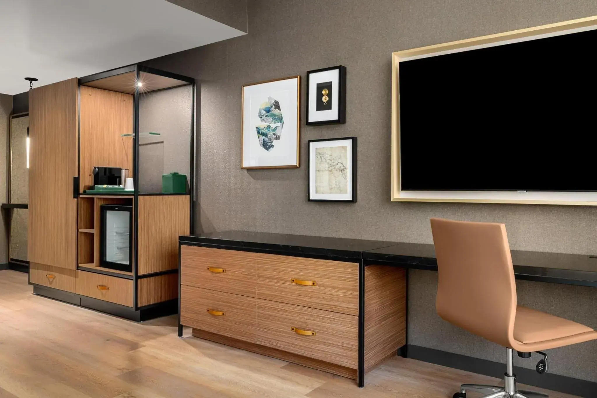 Standard Corner King Room in Hotel Indigo Vancouver Dwtn - Portland Area by IHG Standard Corner King Room in Hotel Indigo Vancouver Dwtn - Portland Area by IHG