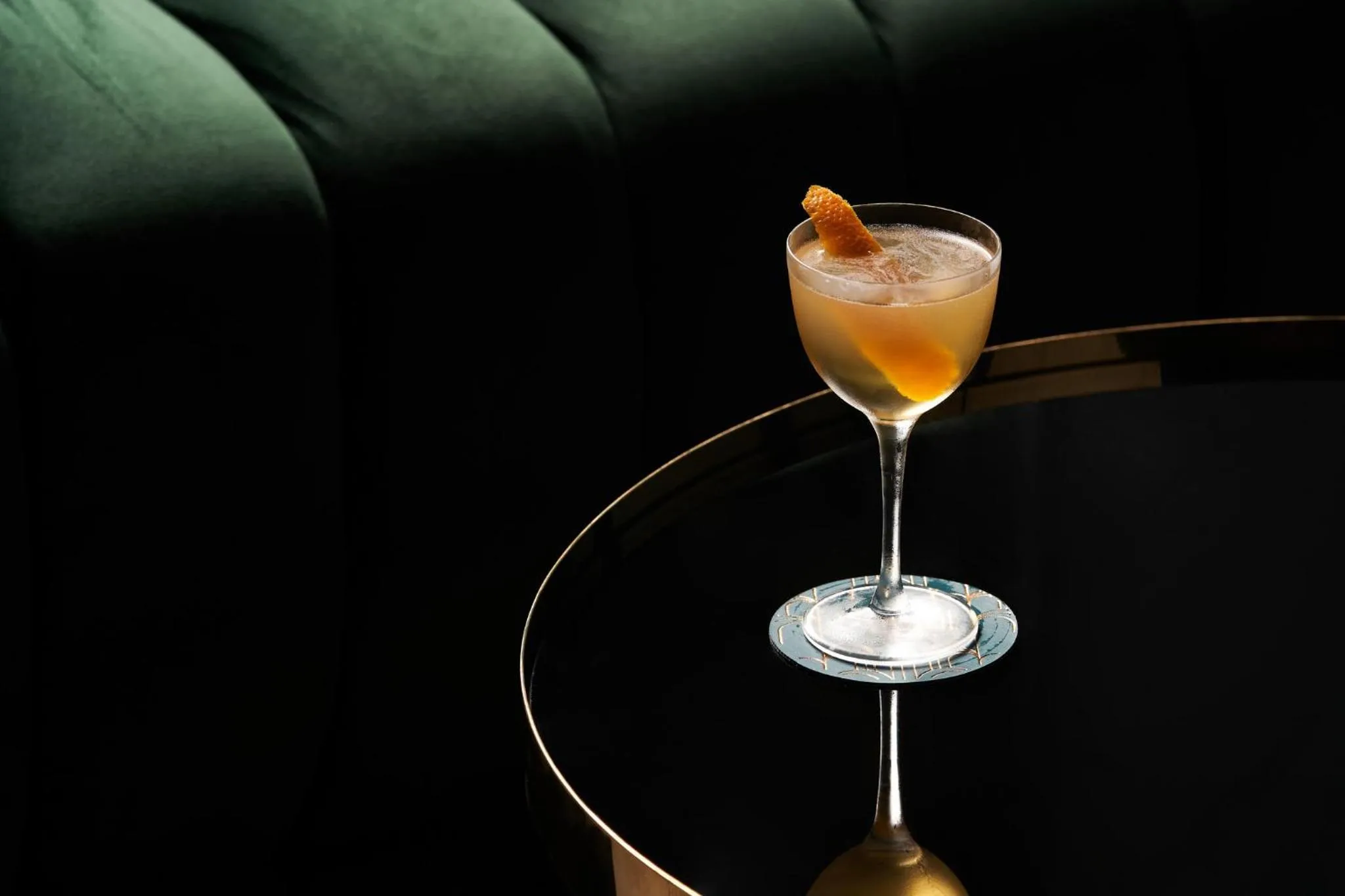 Lounge or bar in Hotel Indigo Vancouver Dwtn - Portland Area by IHG