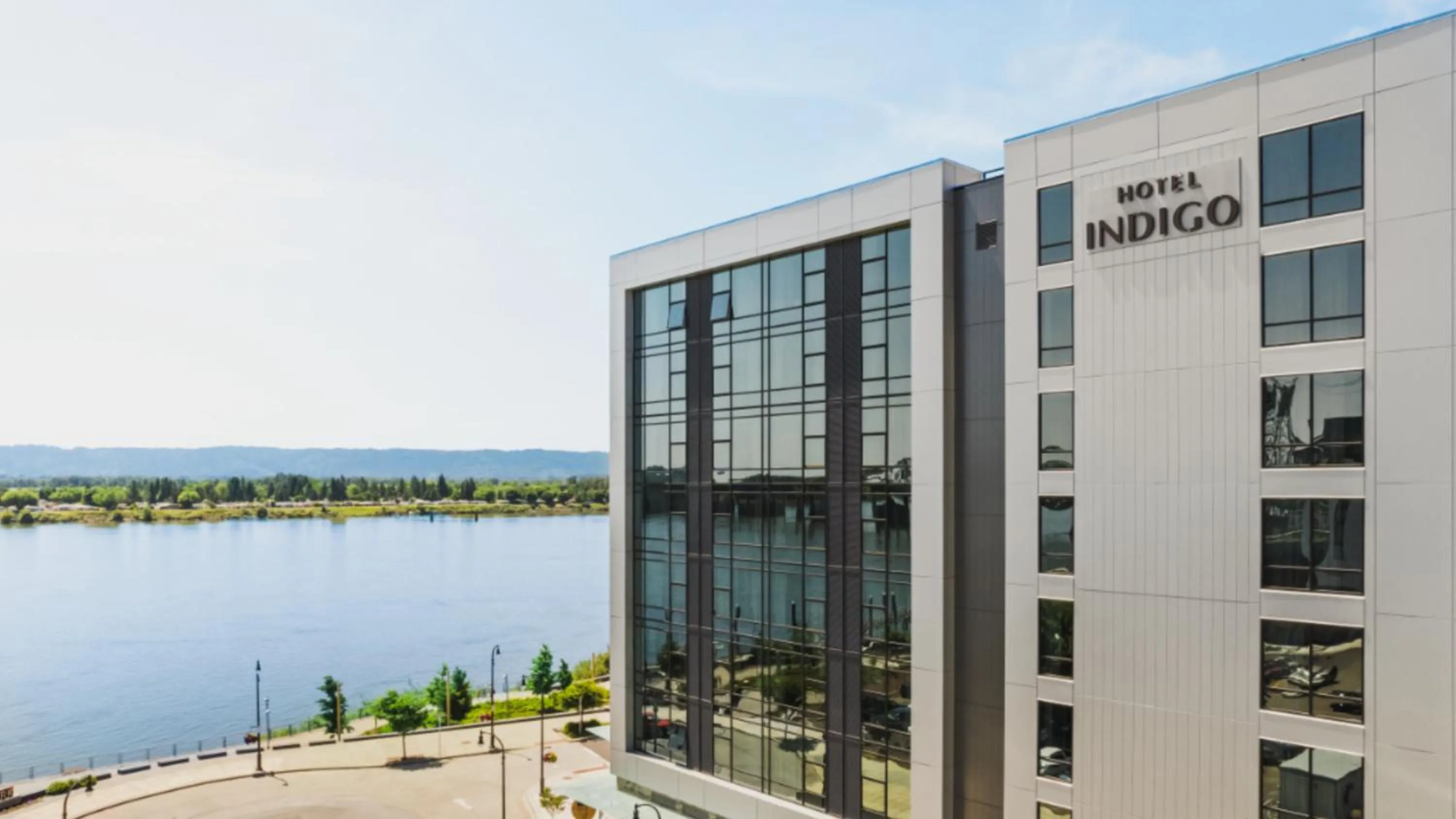 Property building in Hotel Indigo Vancouver Dwtn - Portland Area by IHG