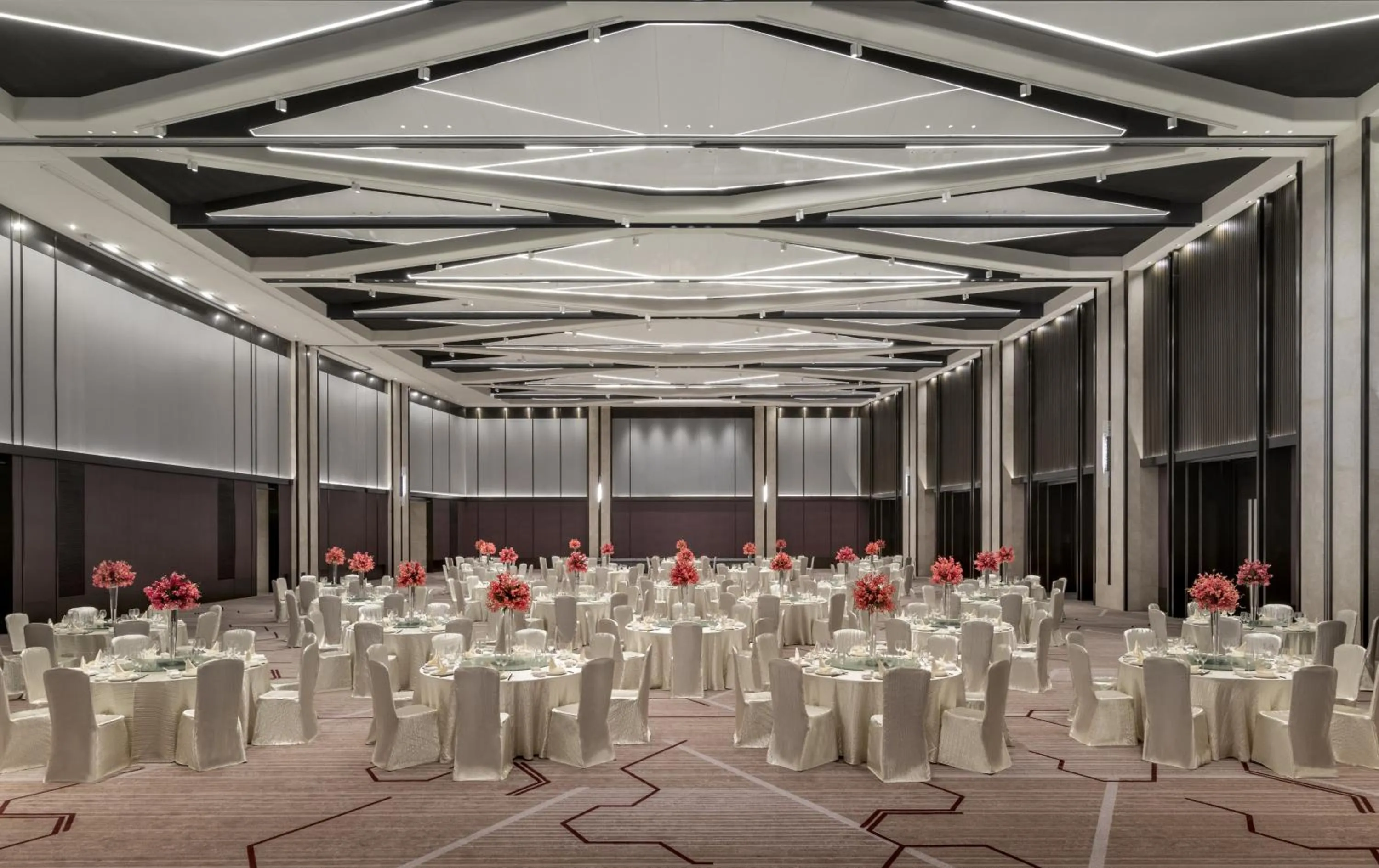 Banquet/Function facilities in Crowne Plaza Xiamen Jimei Seaview by IHG-Free Mini Bar