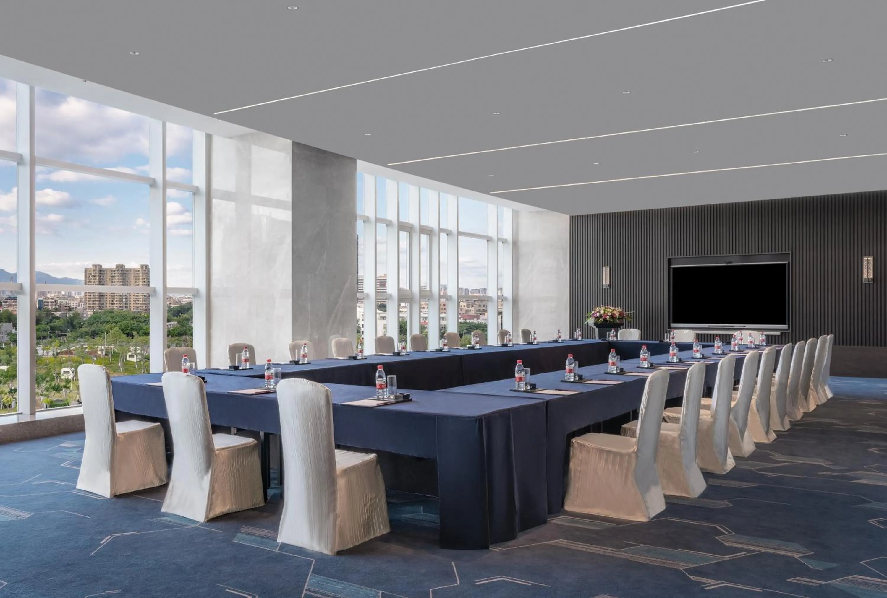 Meeting/conference room in Crowne Plaza Xiamen Jimei Seaview by IHG-Free Mini Bar