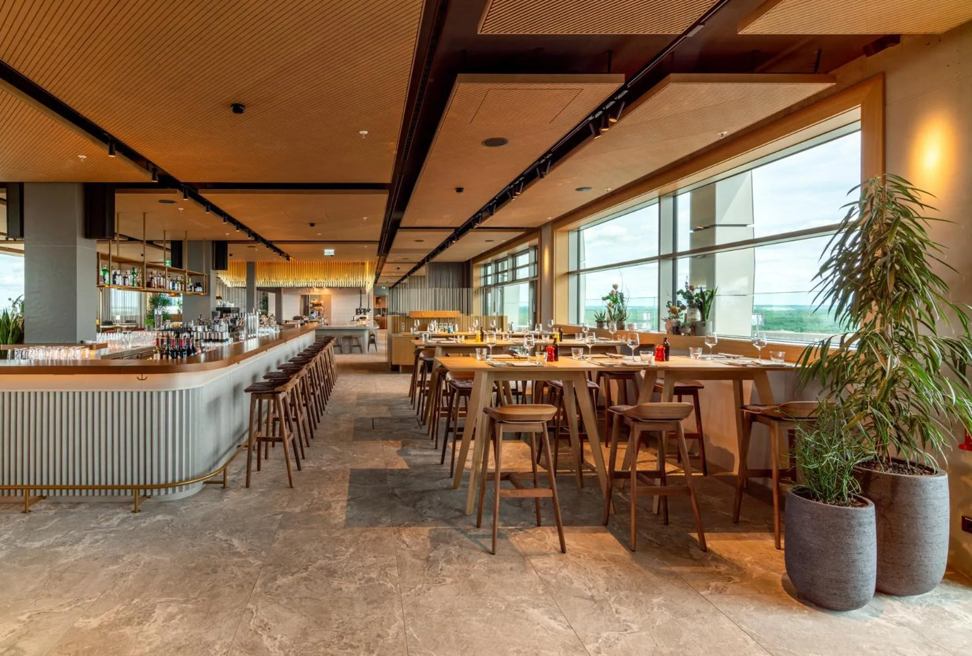 Restaurant/places to eat in b'mine Hotel Frankfurt Airport